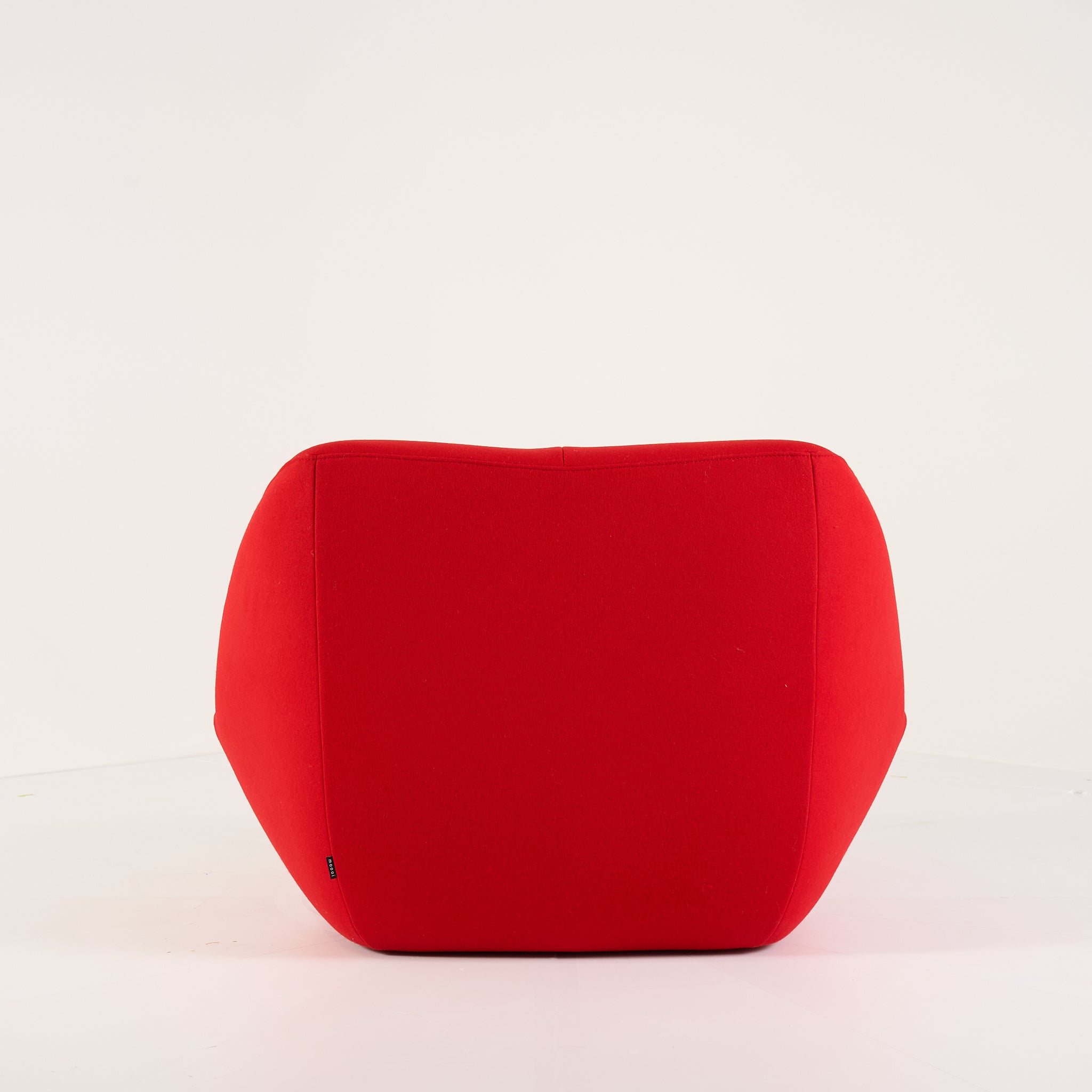 Kisss Lounge Chair by Moooi in Kvadrat Divina 3 Fabric | Gently Used – Good | Shop Now | MO-MOO-8718282779409-1129-Hero Image-2