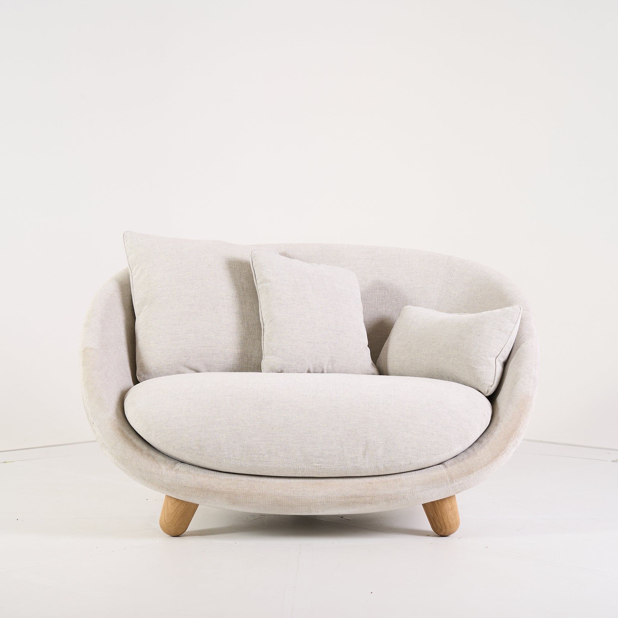 Love Sofa  by Moooi in Liscio Nebbia, WhiteWash legs | Gently Used – Good | Shop Now | MO-MOO-8718282745459-1428-Hero Image-1