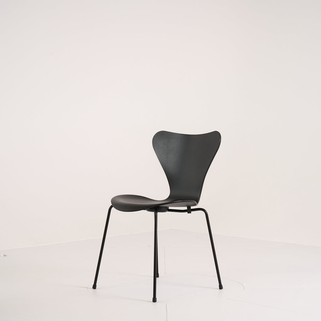 Series 7 Chair by Fritz Hansen in Black Ash / Black | Well Loved – Fair | Shop Now | MO-FHA-3107-59-Hero Image-6