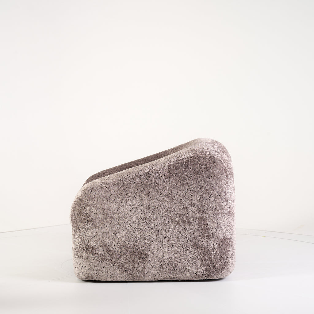 Hortensia Armchair by Moooi in Dodo Pavone Jacquard/Dark Grey | Floor Sample – Very Good | Shop Now | MO-MOO-8718282746845-160-Hero Image-6