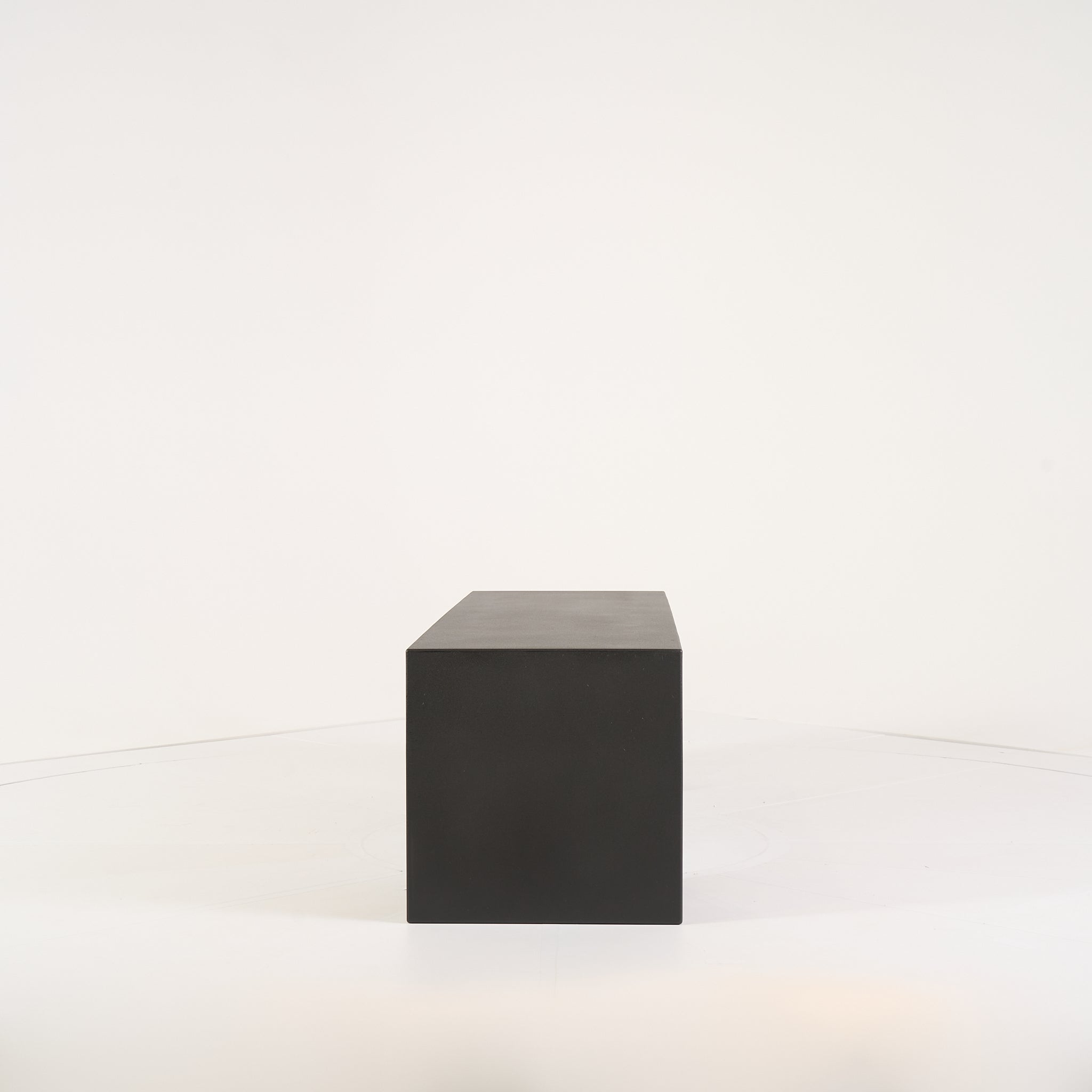 Vignelli Bench by Heller in Medium / Dark Grey | Floor Sample – Very Good | Shop Now | MO-HLR-1034_12-1358-Hero Image-1