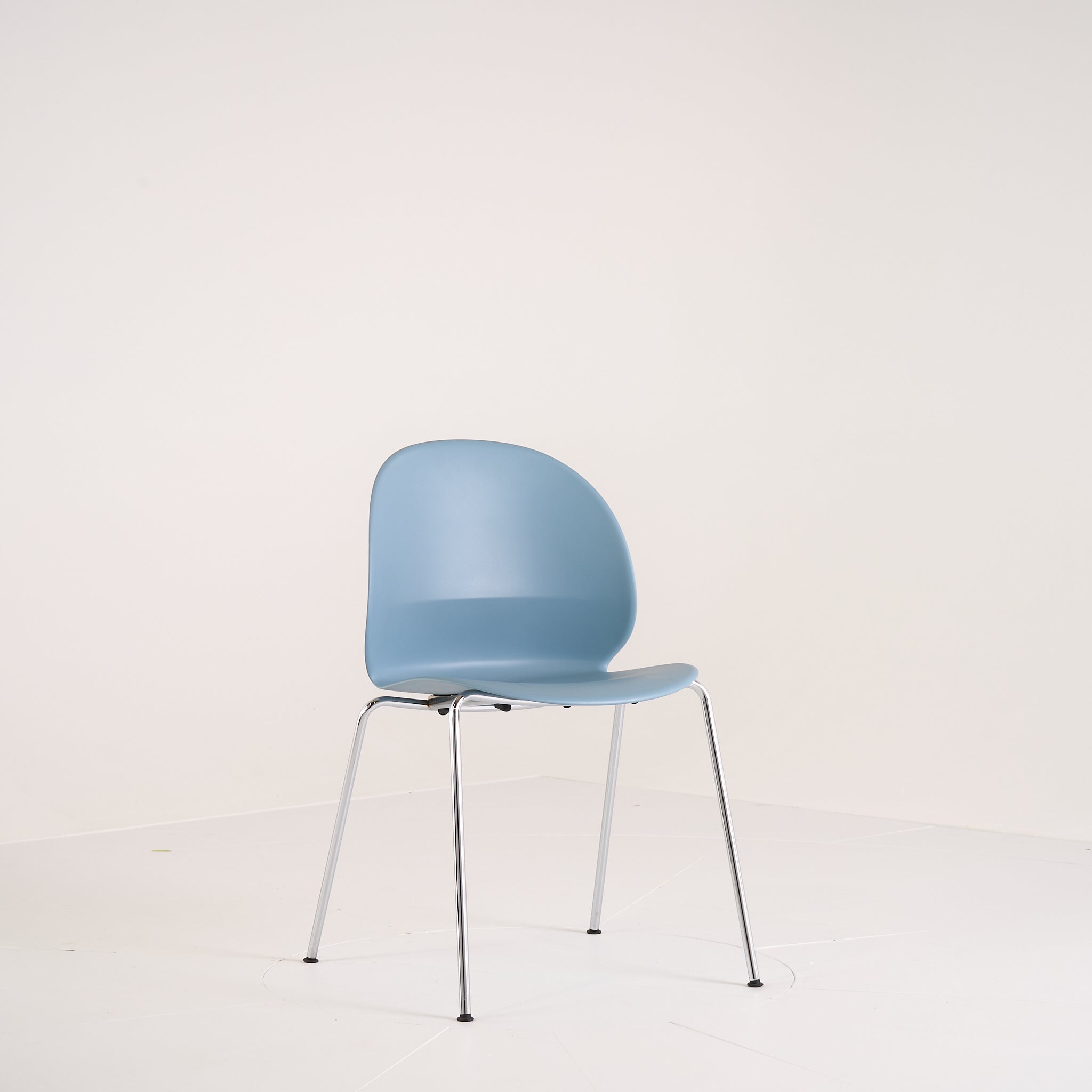 Recycle Chair by Fritz Hansen in Light Blue / Chrome | Well Loved – Fair | Shop Now | MO-FHA-N02_10_Chair-127-Hero Image-3