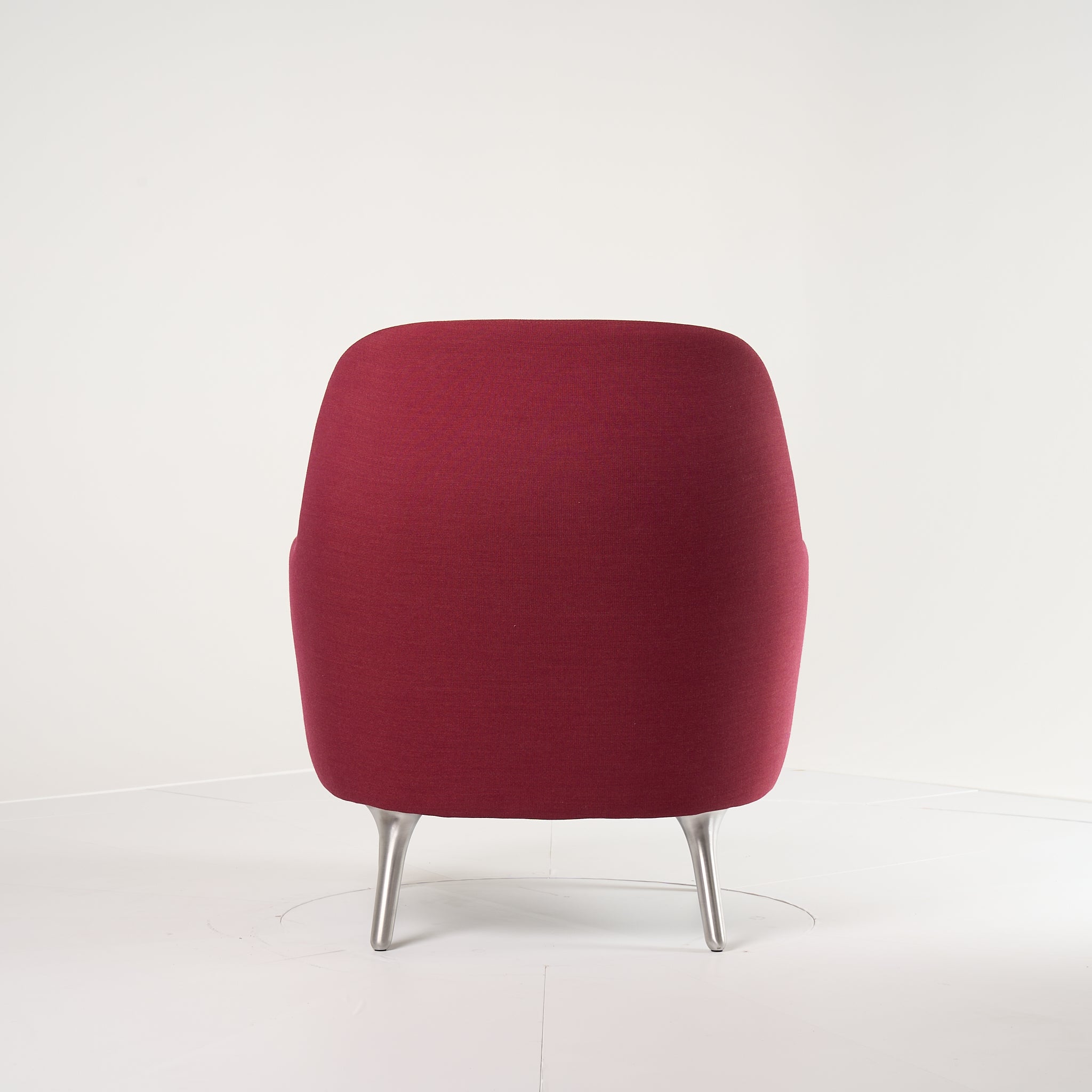 Fri Chair by Fritz Hansen in Floraistic Crisp - Hemp/Rose - Brushed Aluminum | Floor Sample – Very Good | Shop Now | MO-FHA-JH4-43-Hero Image-3
