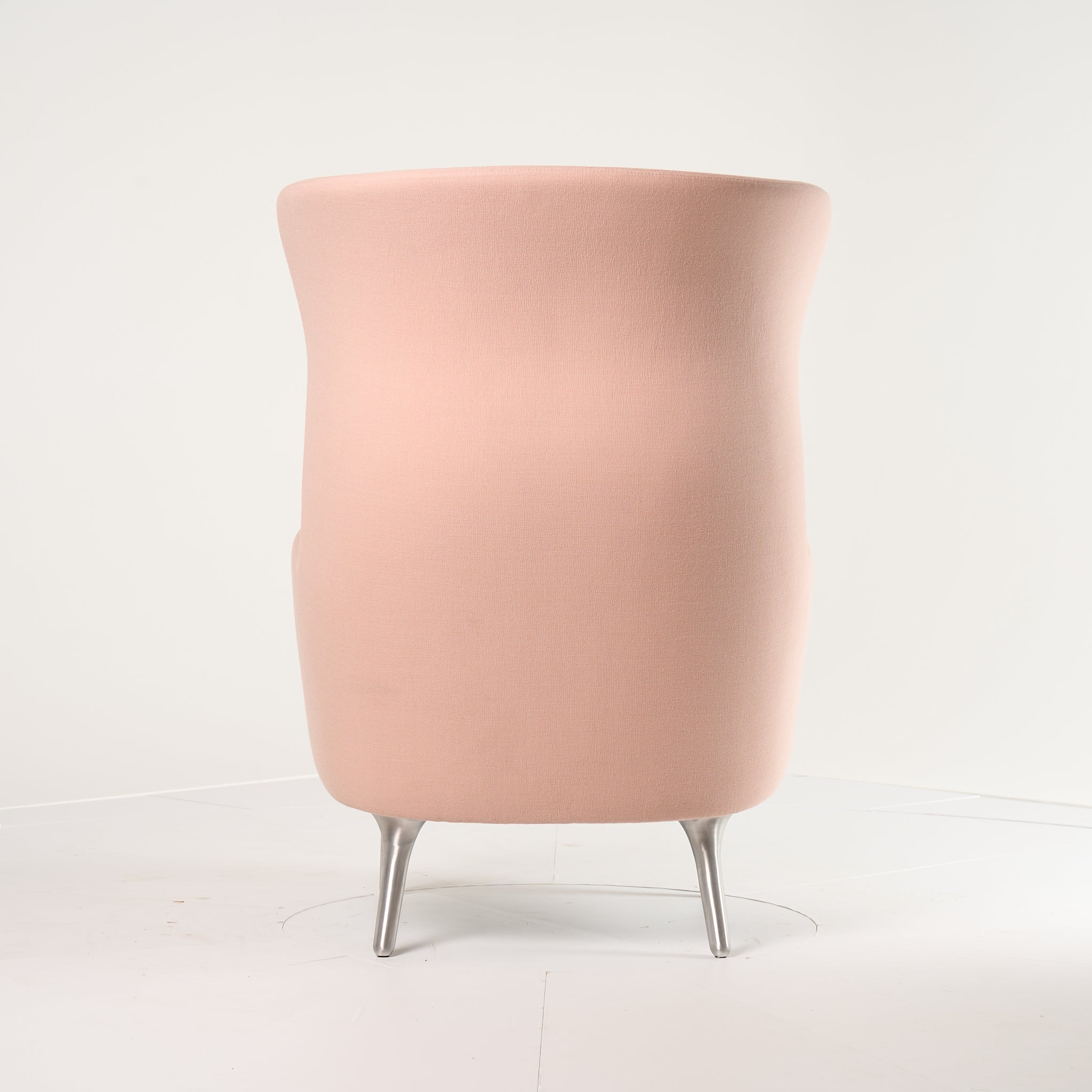 Ro Chair by Fritz Hansen in Christianshavn 1130 / Brushed Aluminum | Open Box – Excellent | Shop Now | MO-FHA-JH1-40-Hero Image-5