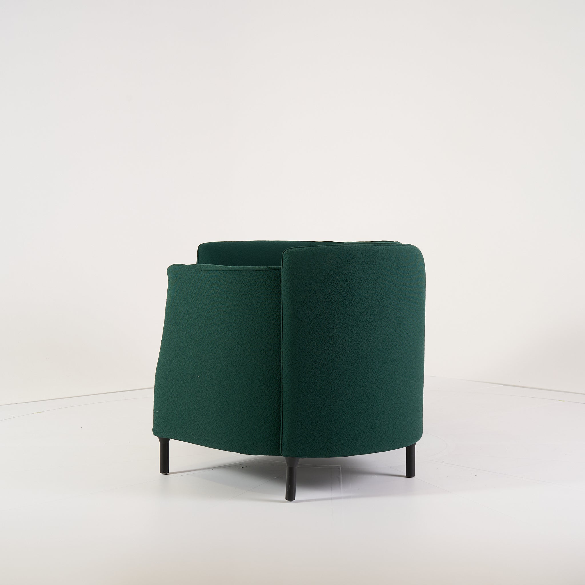 Hémicycle Vis-a-vis seat by Ligne Roset in Maxi Sapin | Well Loved – Fair | Shop Now | MO-LIR-14200600-1211-Hero Image-4