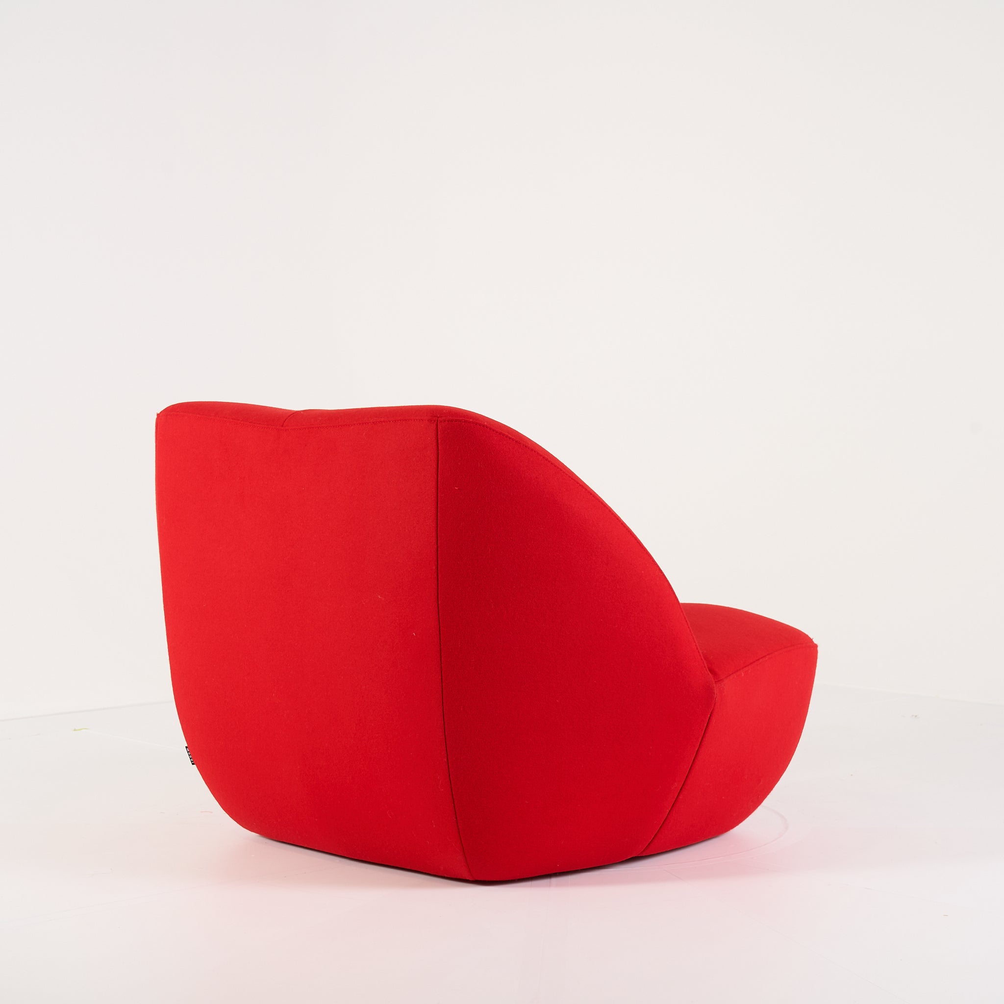 Kisss Lounge Chair by Moooi in Kvadrat Divina 3 Fabric | Gently Used – Good | Shop Now | MO-MOO-8718282779409-1129-Hero Image-6