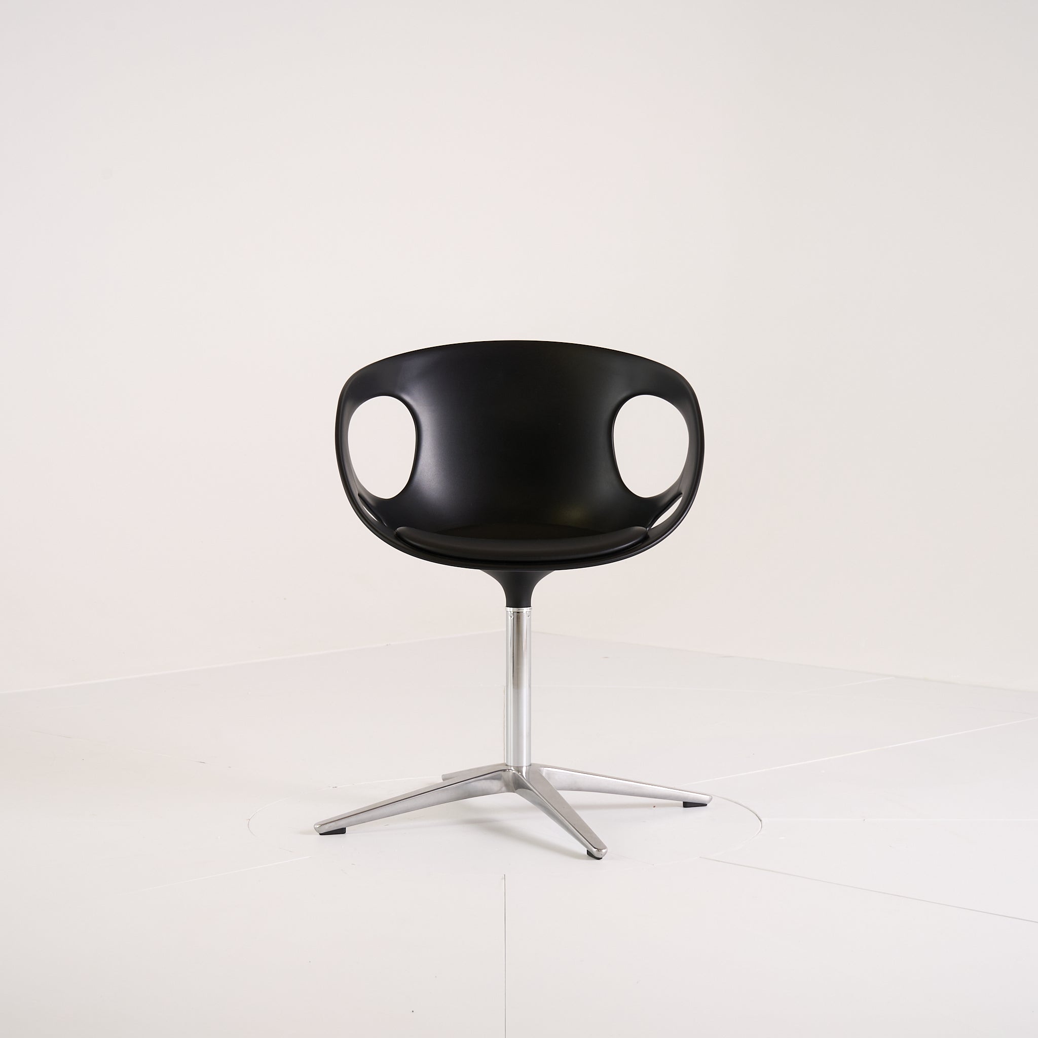 Rin by Fritz Hansen in Black Leather / Fixed Seat / 4-Star Stainless Base | Gently Used – Good | Shop Now | MO-FHA-HK10-70-Hero Image-5