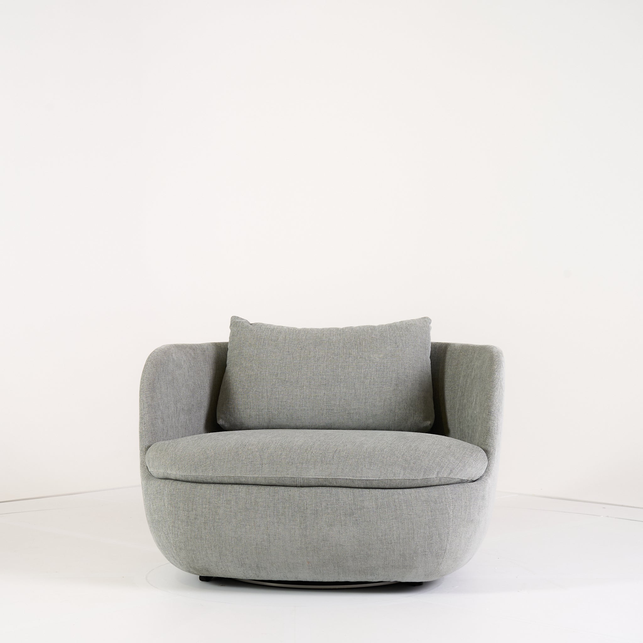Bart Armchair Swivel by Moooi in Perla Fabric | Open Box – Excellent | Shop Now | MO-MOO-8718282747071-183-Hero Image-1