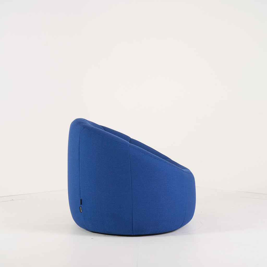 Pumpkin Armchair by Ligne Roset in Vidar Outremer | Gently Used – Good | Shop Now | MO-LIR-14110105-1189-Hero Image-3