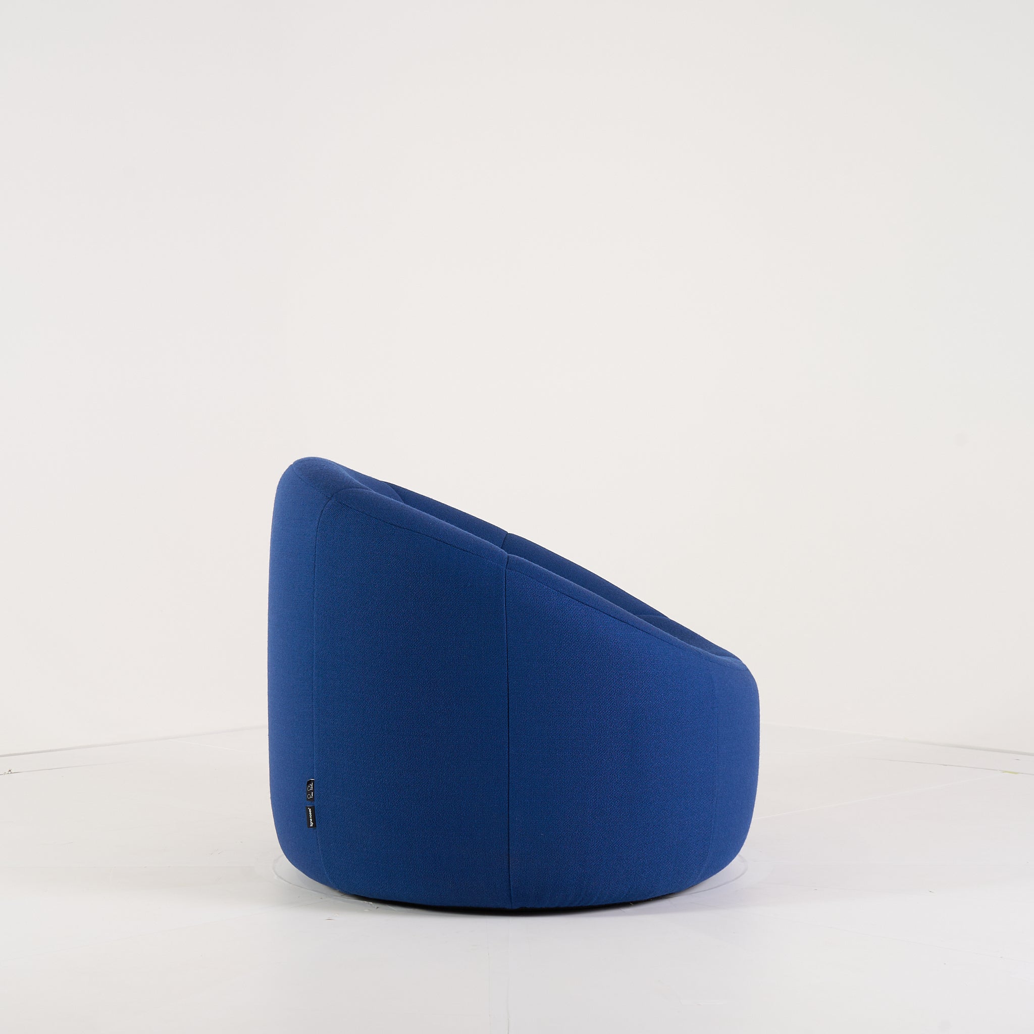 Pumpkin Armchair by Ligne Roset in Vidar Outremer | Gently Used – Good | Shop Now | MO-LIR-14110105-1188-Hero Image-3
