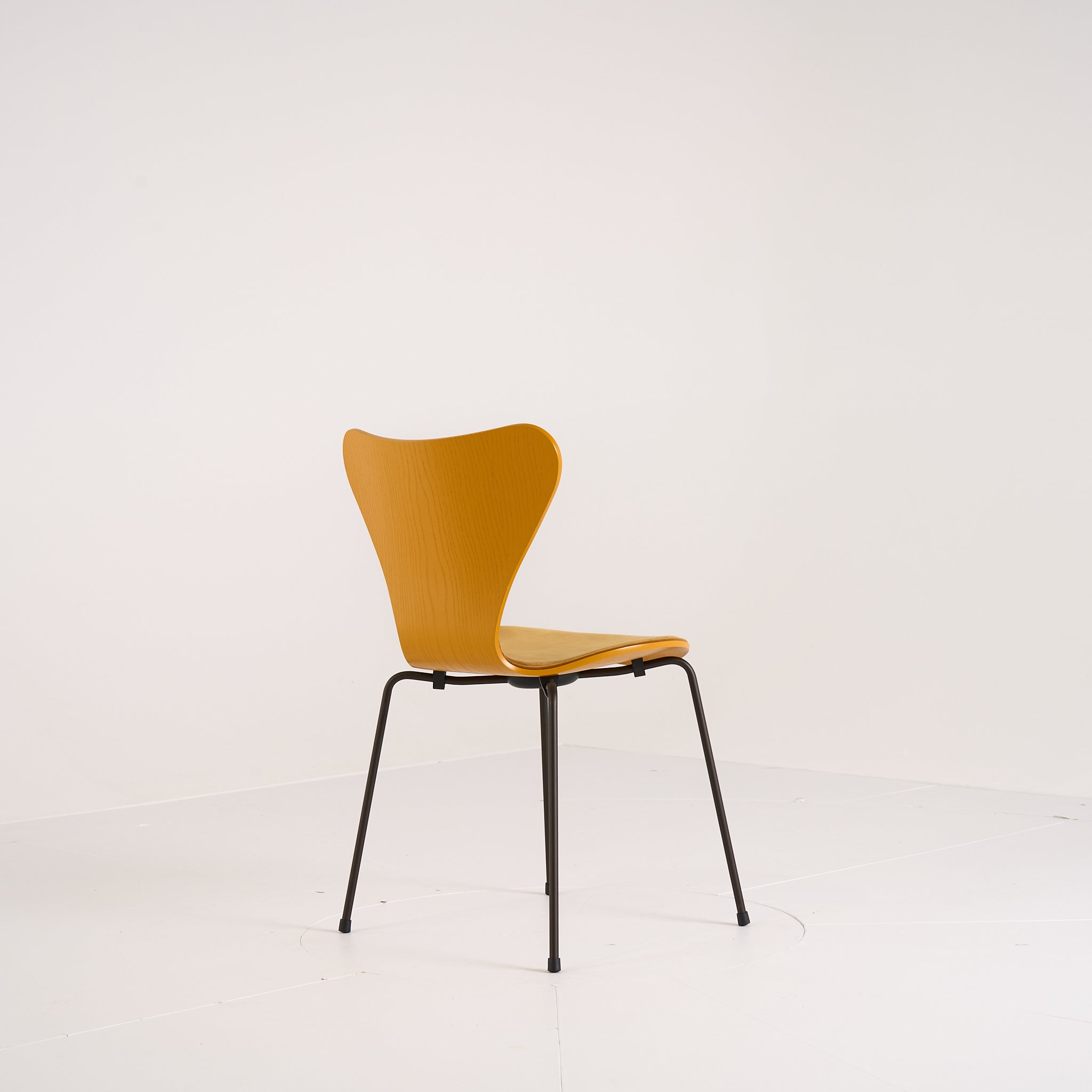 Series 7 Chair  by Fritz Hansen in Belfast Ochre / Burnt Yellow Ash / Brown Bronze | Floor Sample – Very Good | Shop Now | MO-FHA-3107FRU-62-Hero Image-7