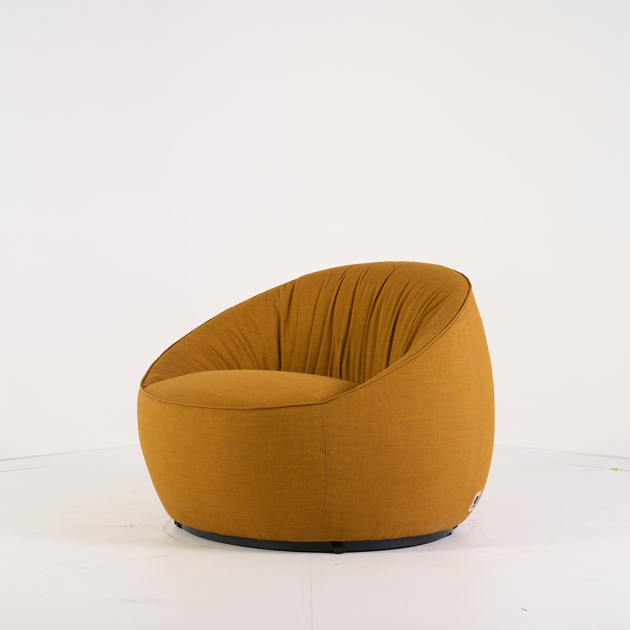 Hana Armchair  by Moooi in Remix 3, 422 | Floor Sample – Very Good | Shop Now | MO-MOO-8718282755298-1443-Hero Image-5