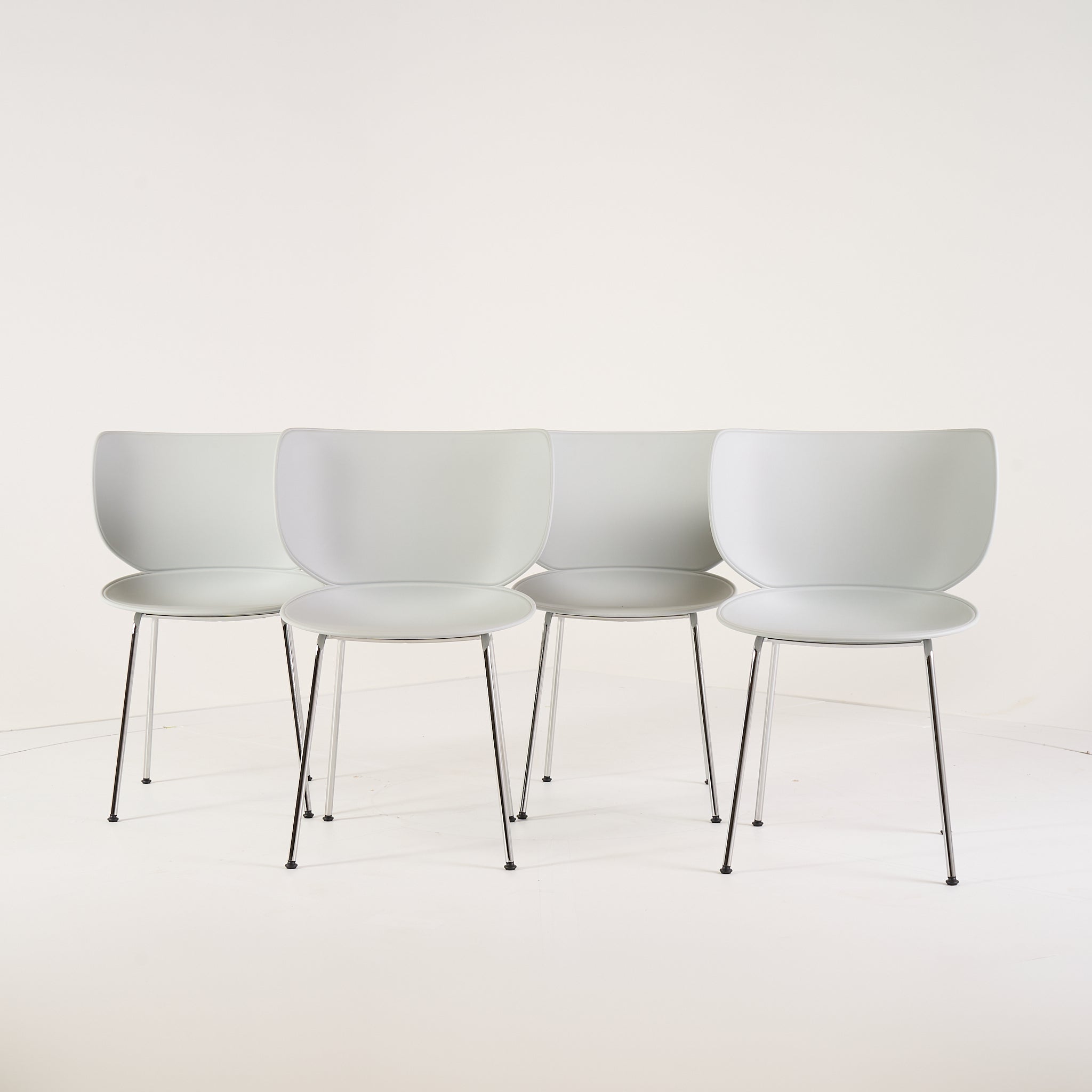 Hana Chairs Unupholstered Set of 4 by Moooi in Concrete Grey / Chrome, Non-Stacking | Floor Sample – Very Good | Shop Now | MO-MOO-8718282380568-142-Hero Image-4