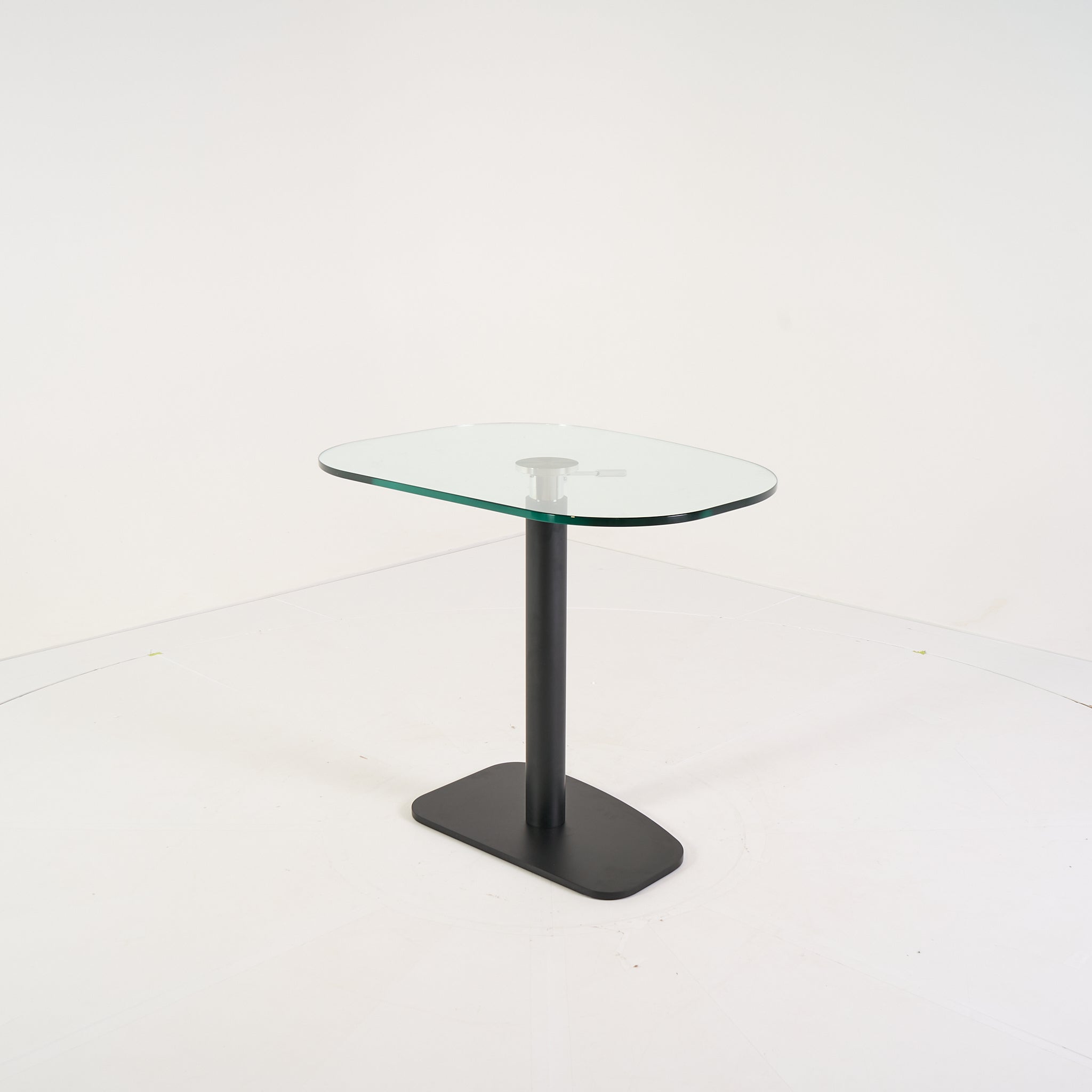 Piazza Table by Ligne Roset in Black Piston Base, Clear Glass Top | Floor Sample – Very Good | Shop Now | MO-LIR-19980002-1164-Hero Image-3