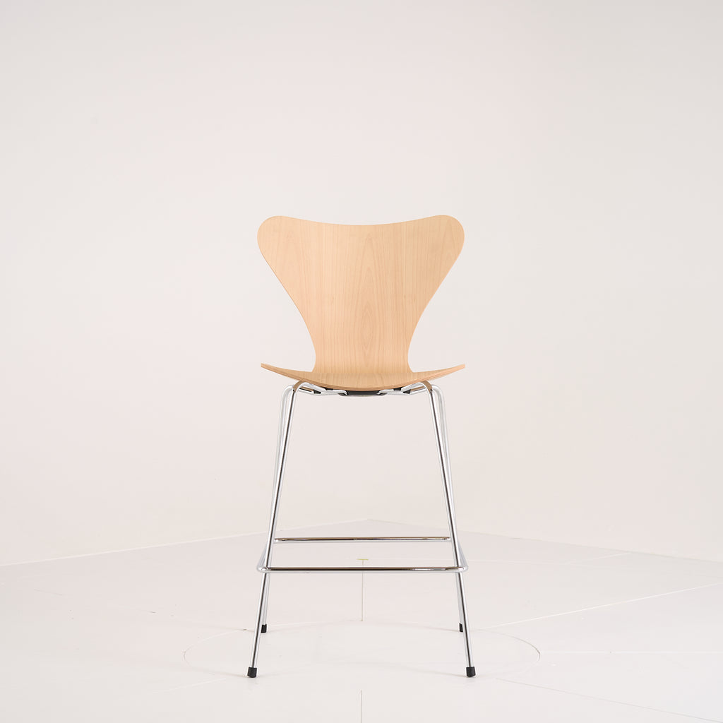 Series 7 Counter Stool by Fritz Hansen in Beech / Chrome | Floor Sample – Very Good | Shop Now | MO-FHA-3187-53-Hero Image-2