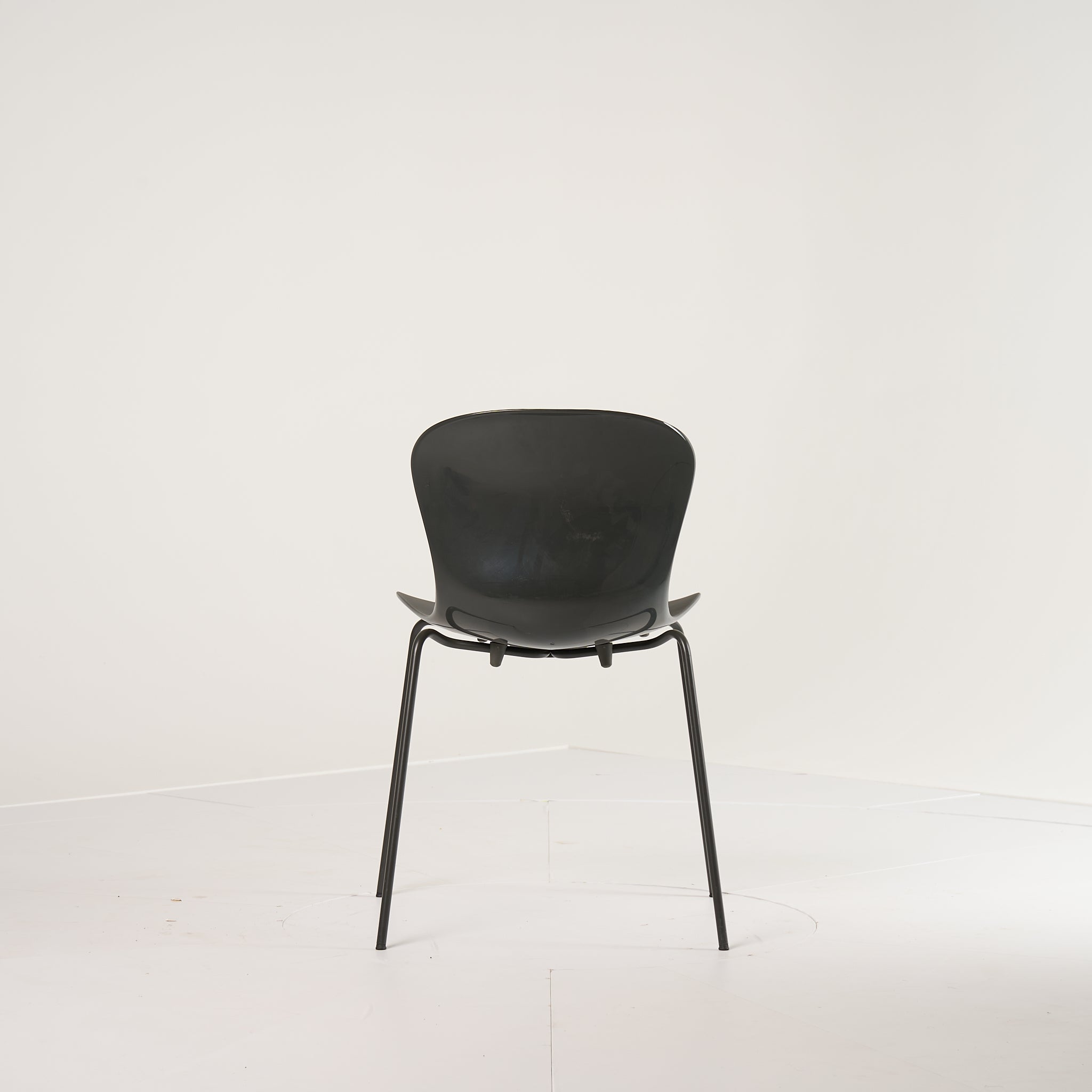 Nap Chair by Fritz Hansen in Pepper Grey / Pepper Grey | Well Loved – Fair | Shop Now | MO-FHA-KS50-76-Hero Image-3