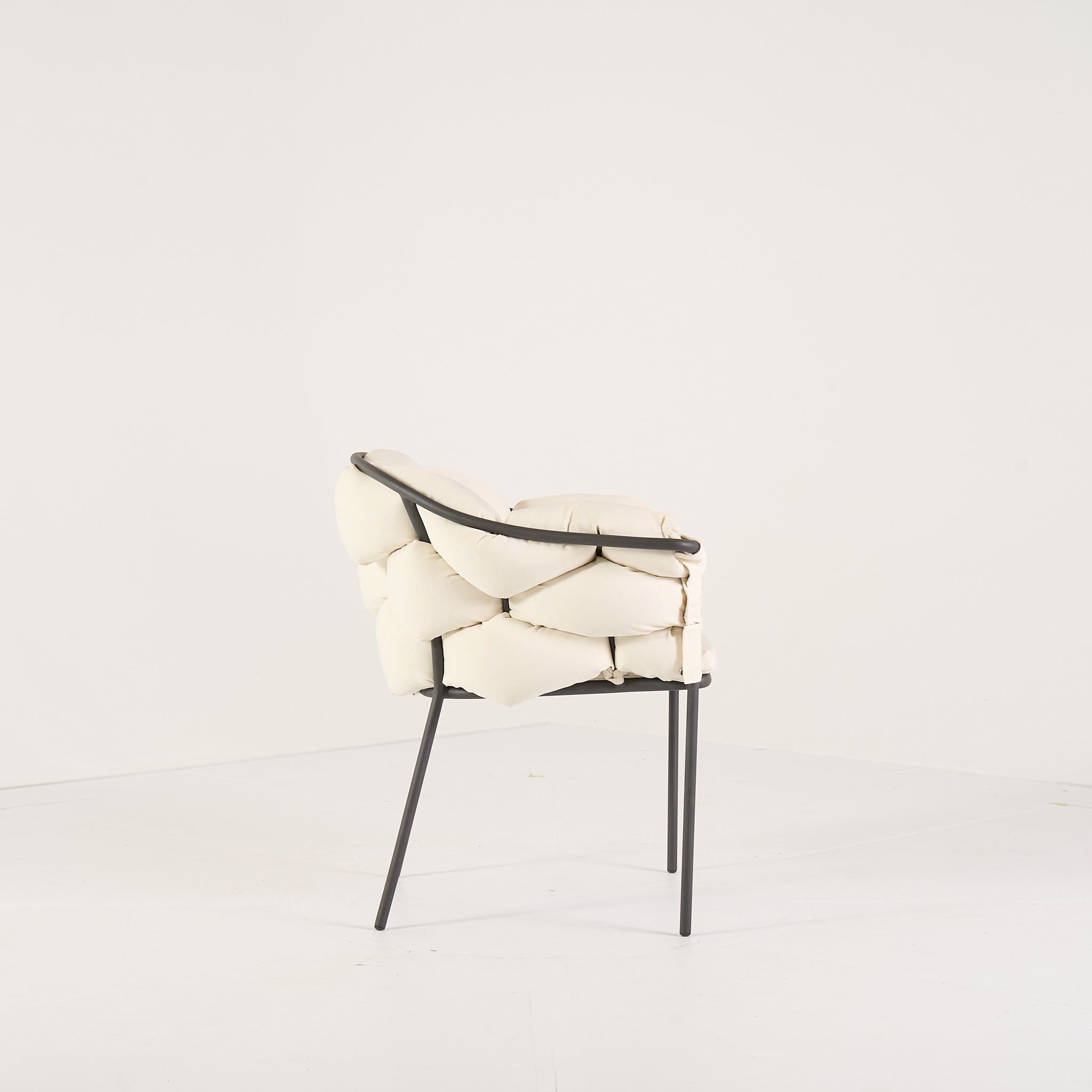 Serpentine Chair with Arms by Ligne Roset in Outdoor, Ecru Fabric | Gently Used – Good | Shop Now | MO-LIR-10262095-1168-Hero Image-2