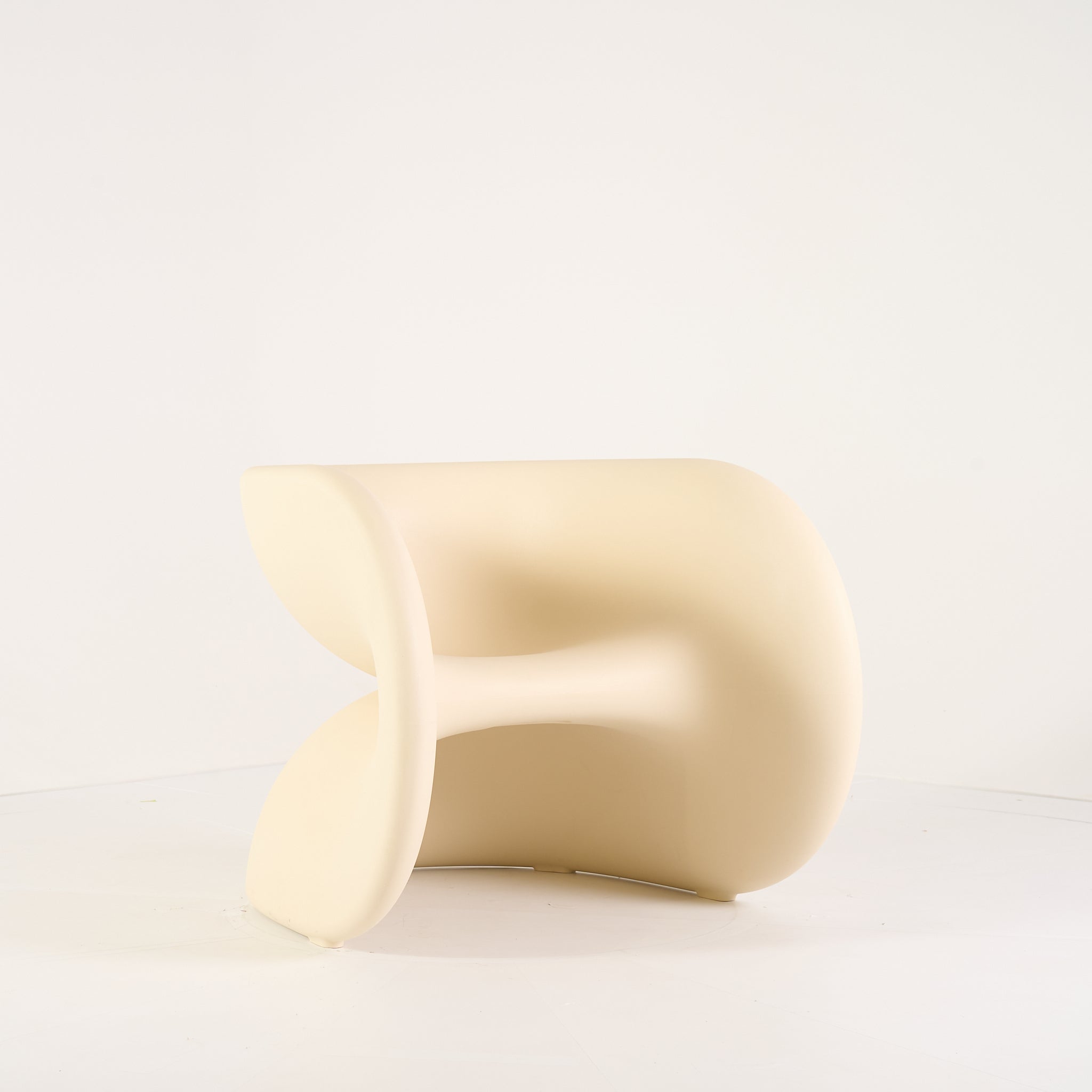 Fortune Chair by Heller in Oatmeal | Gently Used – Good | Shop Now | MO-HLR-2402_01-1382-Hero Image-2