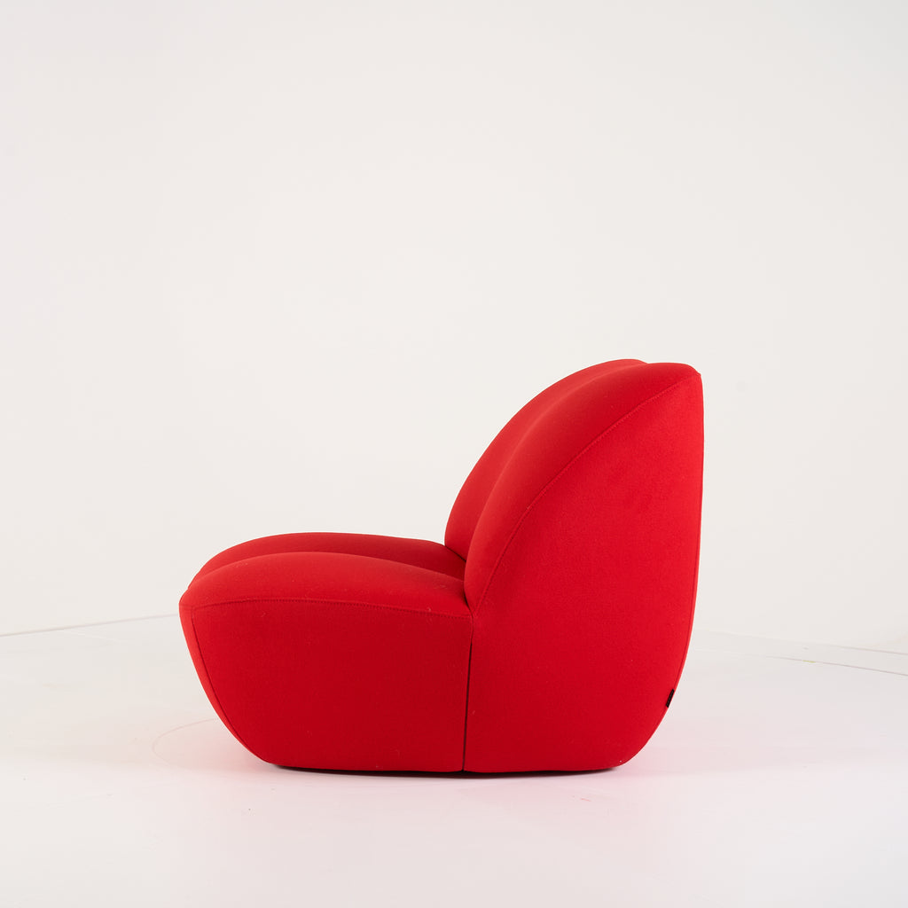 Kisss Lounge Chair by Moooi in Kvadrat Divina 3 Fabric | Gently Used – Good | Shop Now | MO-MOO-8718282779409-1129-Hero Image-7