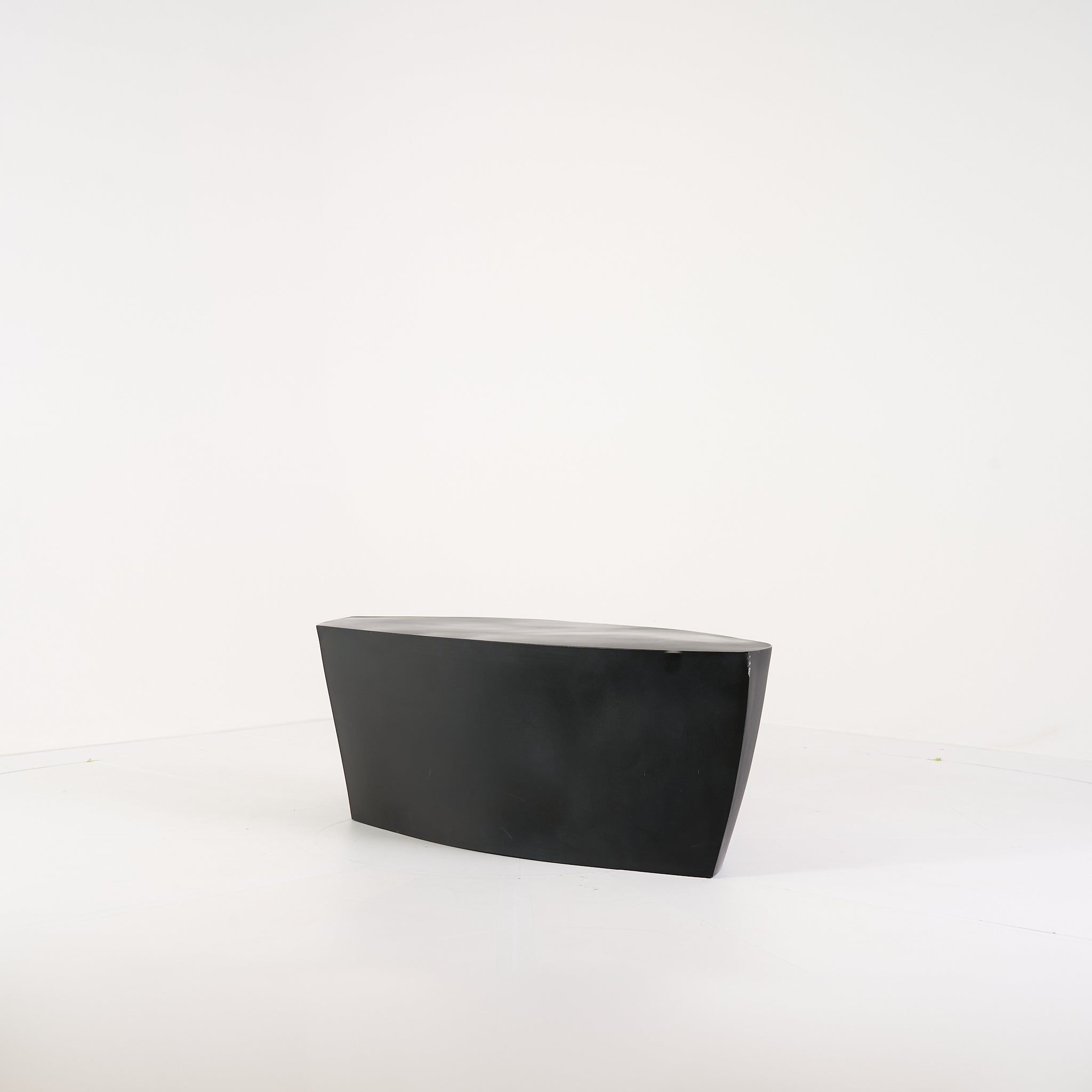 Gehry Bench by Heller in Black | Well Loved – Fair | Shop Now | MO-HLR-1018_06-1386-Hero Image-4