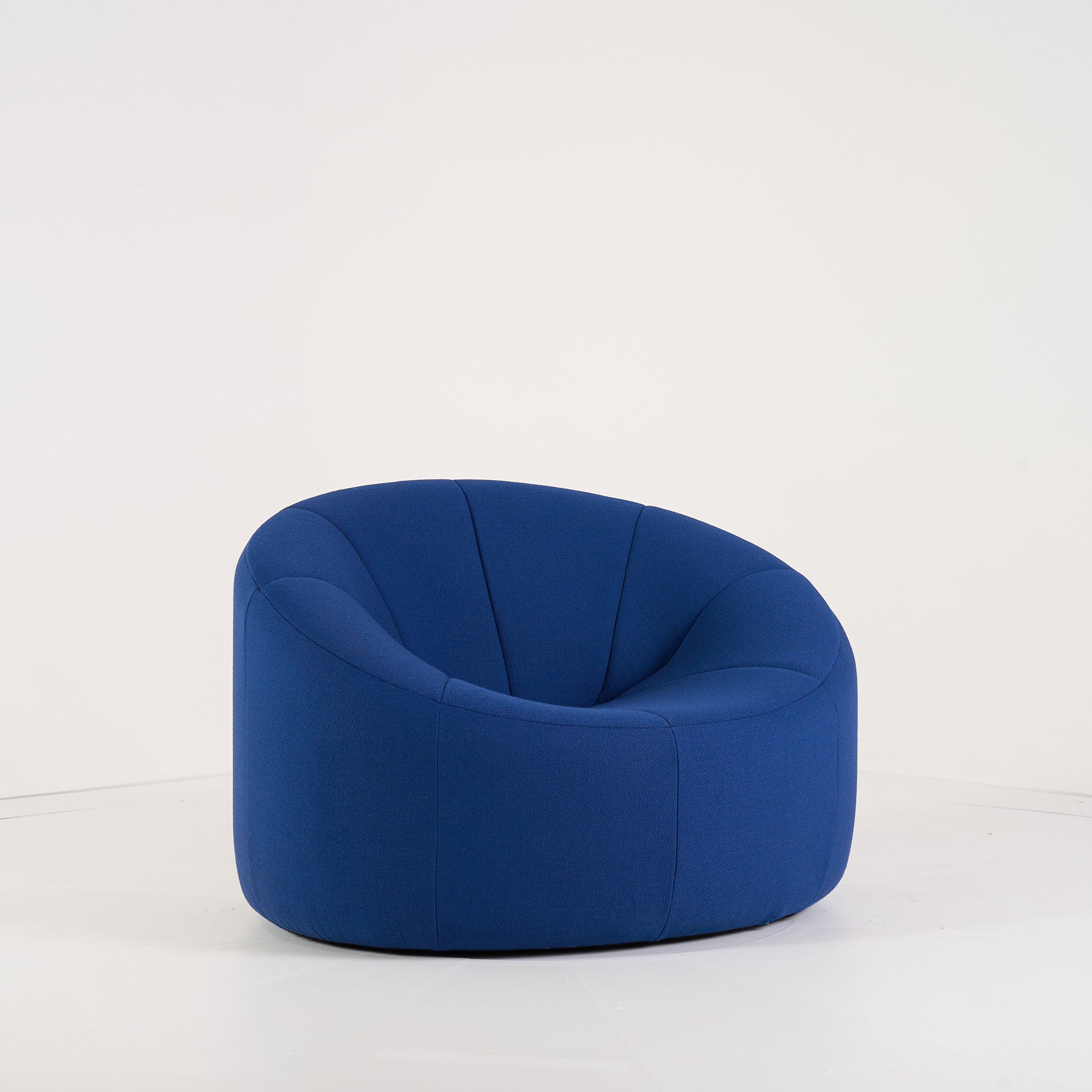 Pumpkin Armchair by Ligne Roset in Vidar Outremer | Gently Used – Good | Shop Now | MO-LIR-14110105-1188-Hero Image-2
