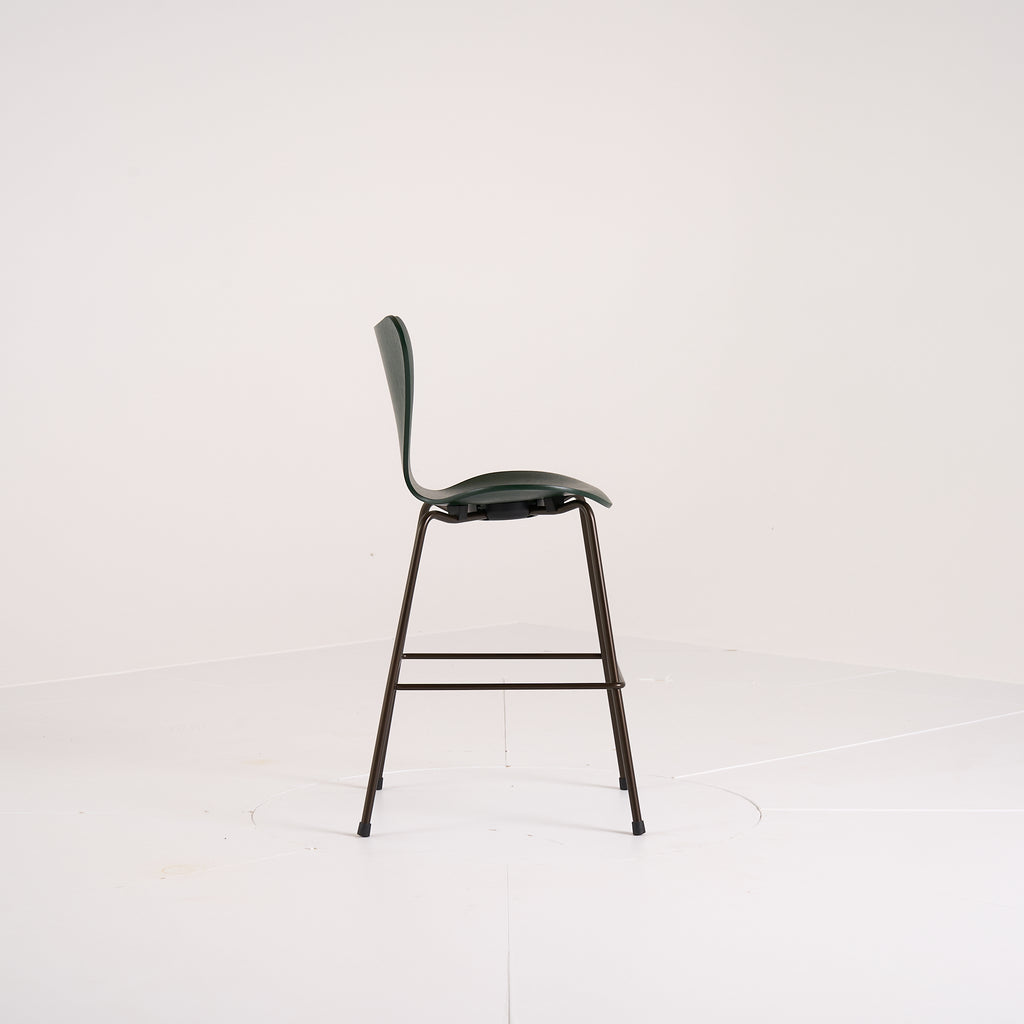 Series 7 Junior Chair by Fritz Hansen in Evergreen Ash / Brown Bronze | Floor Sample – Very Good | Shop Now | MO-FHA-840239-56-Hero Image-1