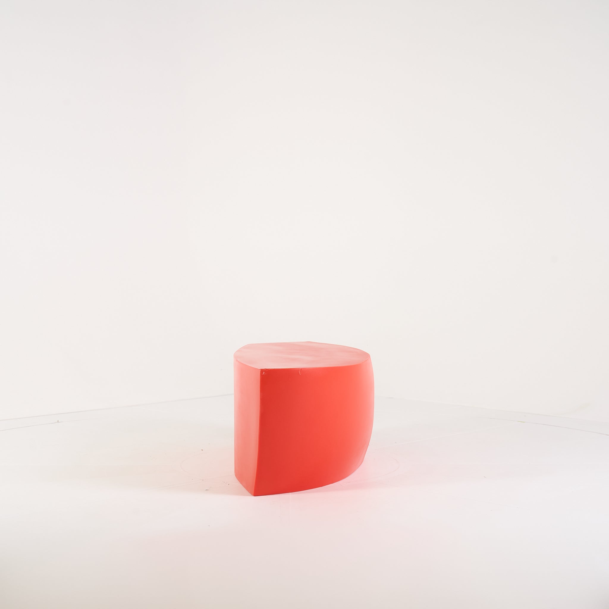 Gehry Bench by Heller in Red | Well Loved – Fair | Shop Now | MO-HLR-1018_02-1387-Hero Image-3