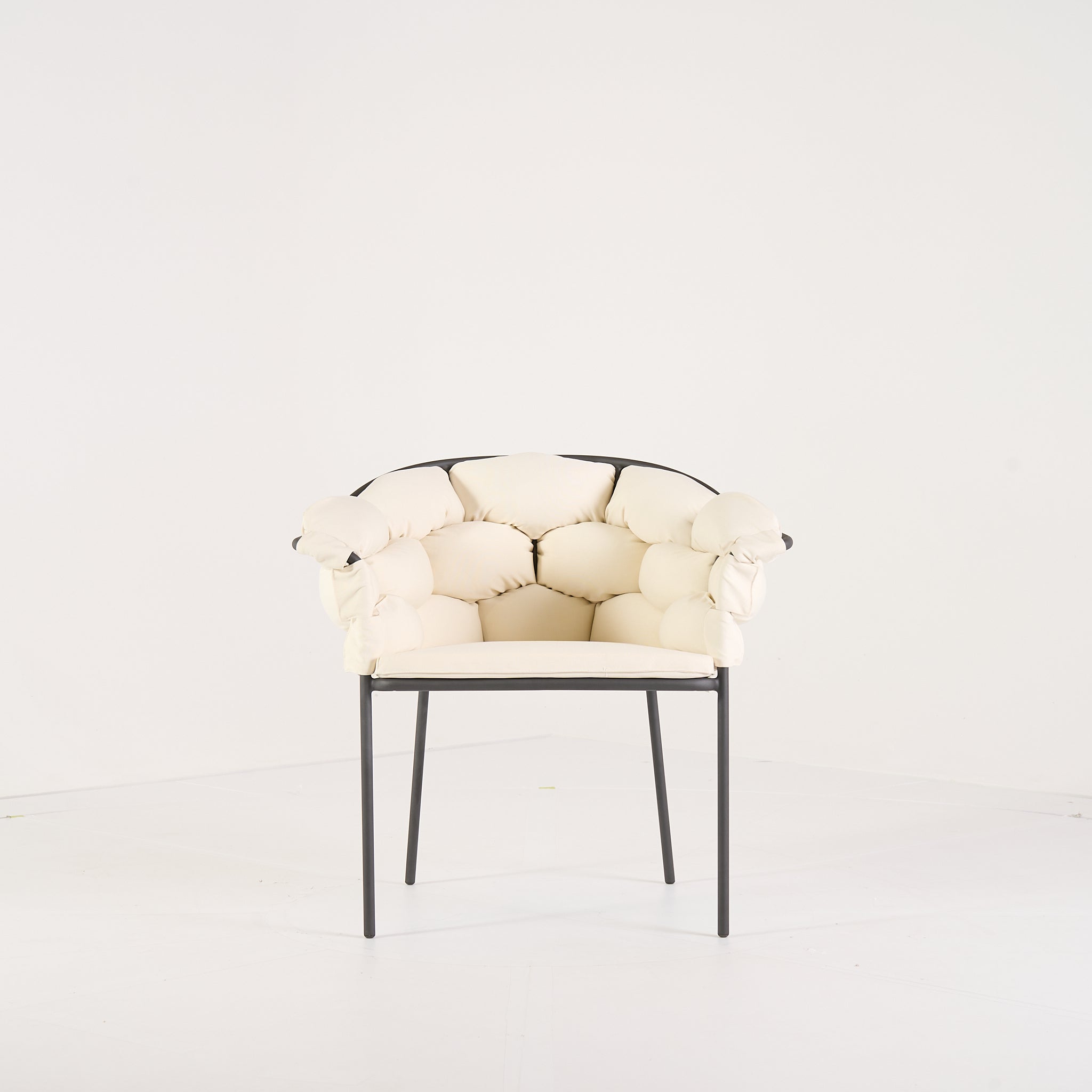 Serpentine Chair with Arms by Ligne Roset in Outdoor, Ecru Fabric | Gently Used – Good | Shop Now | MO-LIR-10262095-1167-Hero Image-1