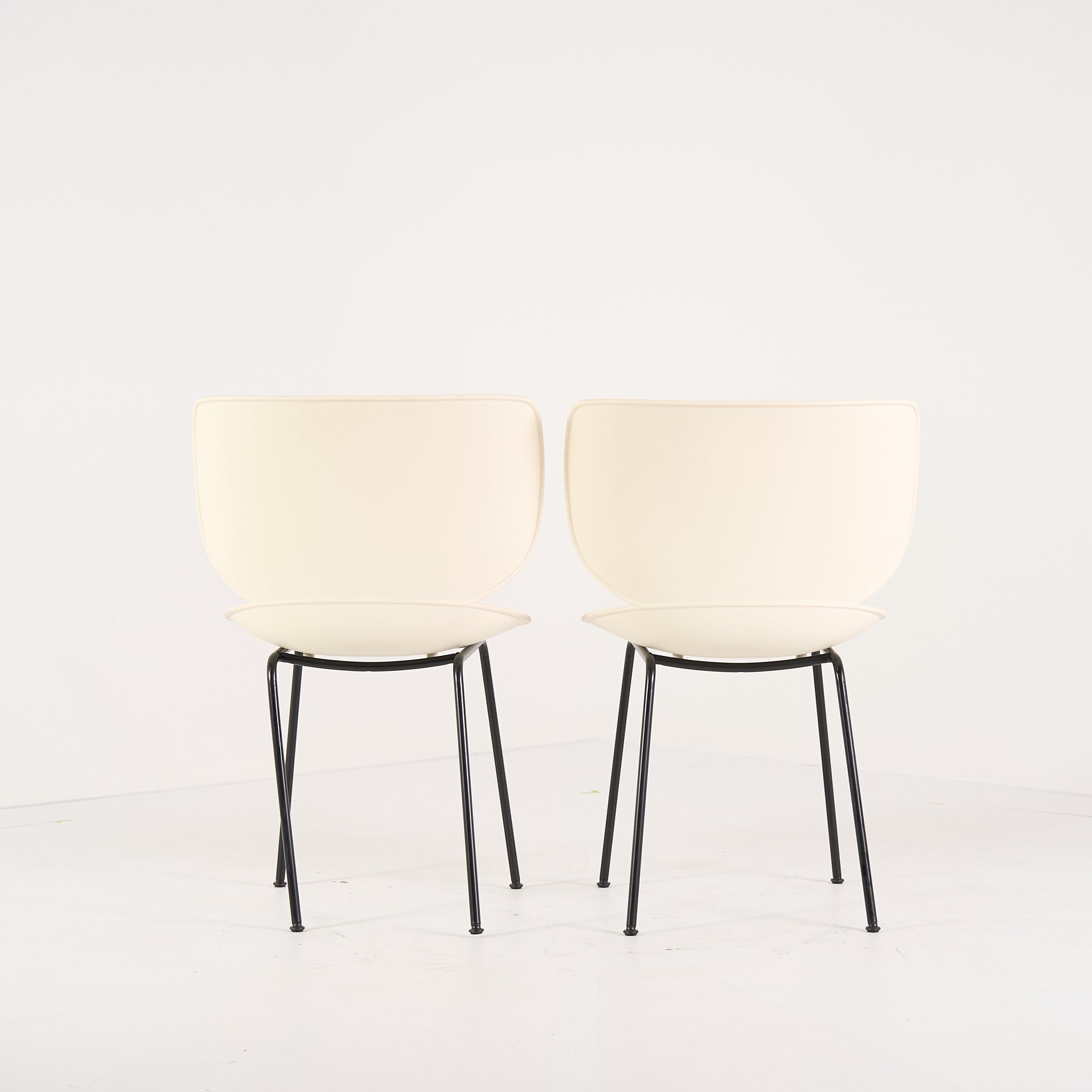 Hana Chair Un-Upholstered (Set of 2) by Moooi in Oyster White / Non-Stackable Black Legs | Project Piece – As-Is | Shop Now | MO-MOO-8718282380391-1432-Hero Image-5