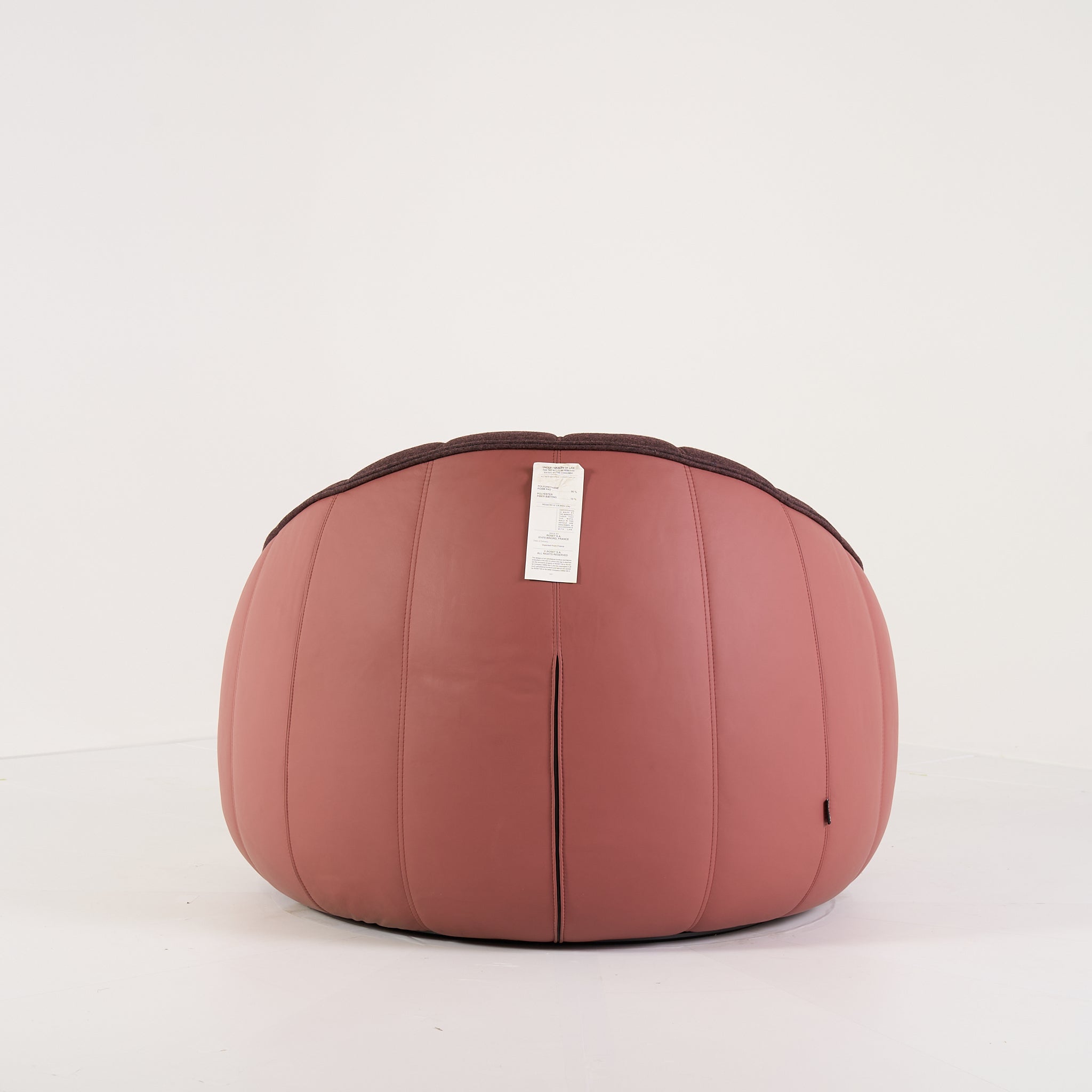 Ottoman Indoor Armchair by Ligne Roset in Cuir / Divina Colombin | Floor Sample – Very Good | Shop Now | MO-LIR-18220120_210-1224-Hero Image-1
