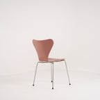 Series 7 Chair by Fritz Hansen in Wild Rose Lacquer / Warm Graphite | Open Box – Excellent | Shop Now | MO-FHA-3107-63-Hero Image-1