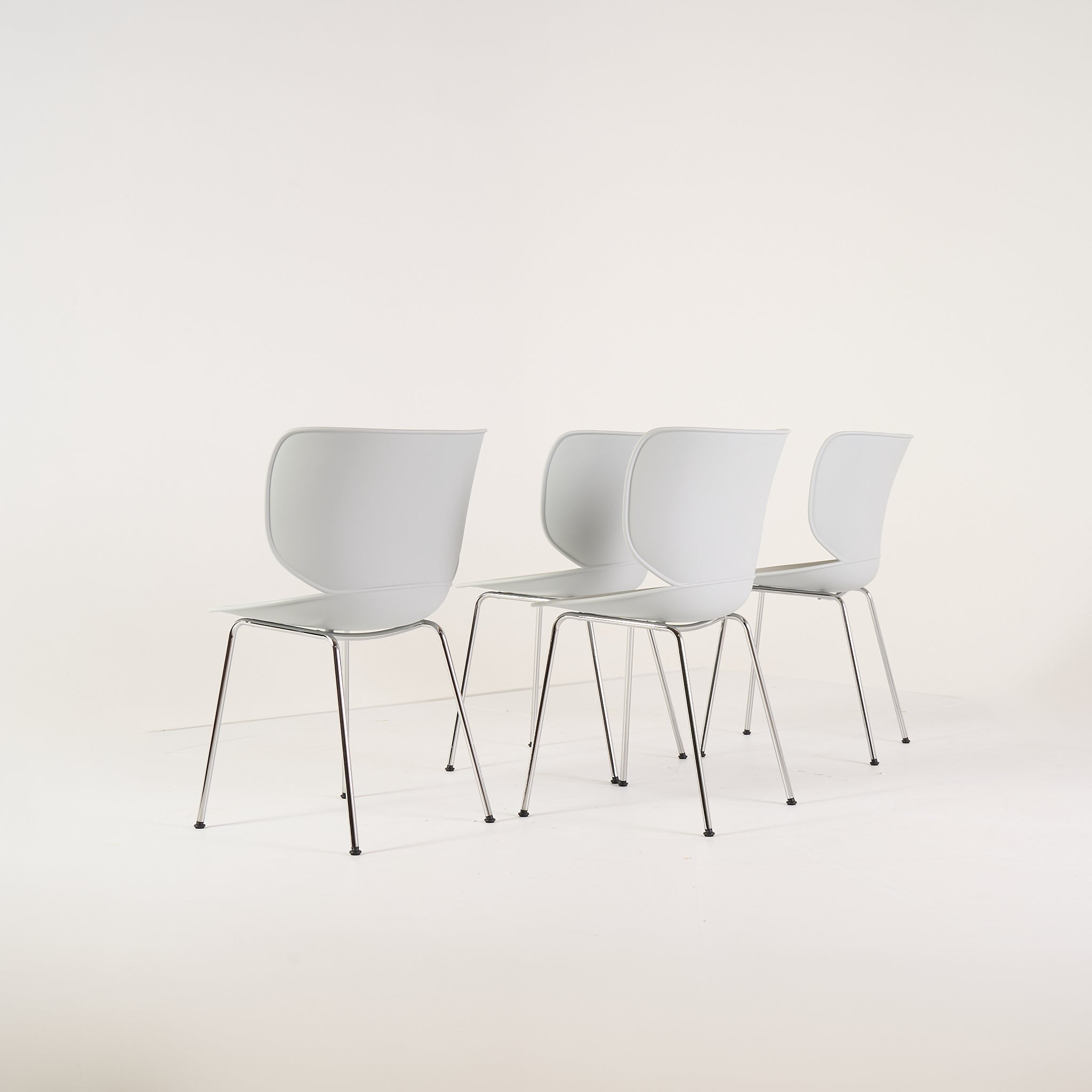 Hana Chairs Unupholstered Set of 4 by Moooi in Concrete Grey / Chrome, Non-Stacking | Floor Sample – Very Good | Shop Now | MO-MOO-8718282380568-142-Hero Image-3