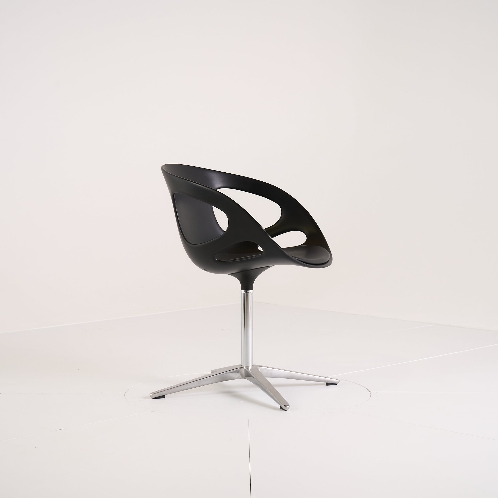 Rin by Fritz Hansen in Black Leather / Fixed Seat / 4-Star Stainless Base | Gently Used – Good | Shop Now | MO-FHA-HK10-70-Hero Image-6