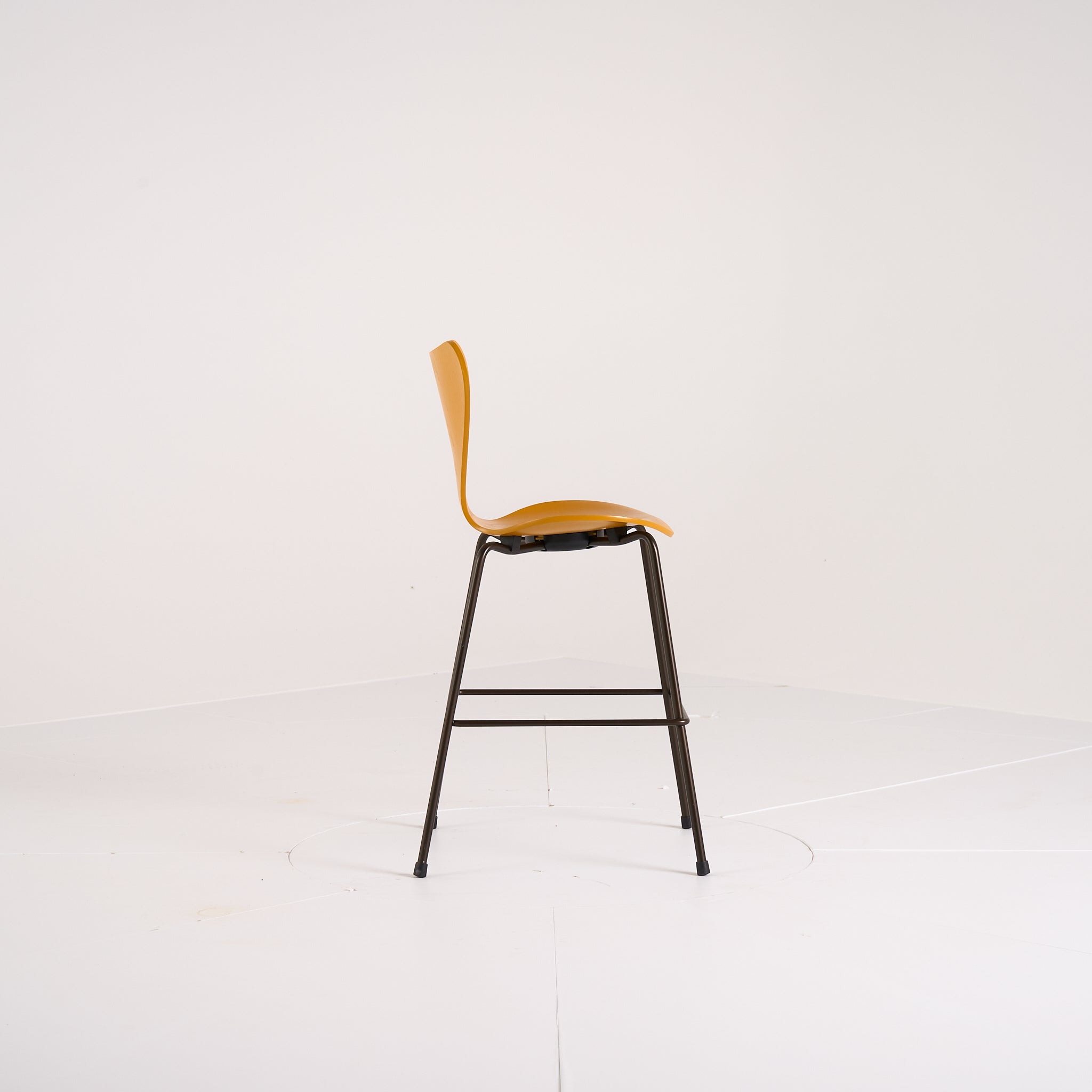 Series 7 Junior Chair by Fritz Hansen in Burnt Yellow Ash / Brown Bronze | Floor Sample – Very Good | Shop Now | MO-FHA-840238-55-Hero Image-1