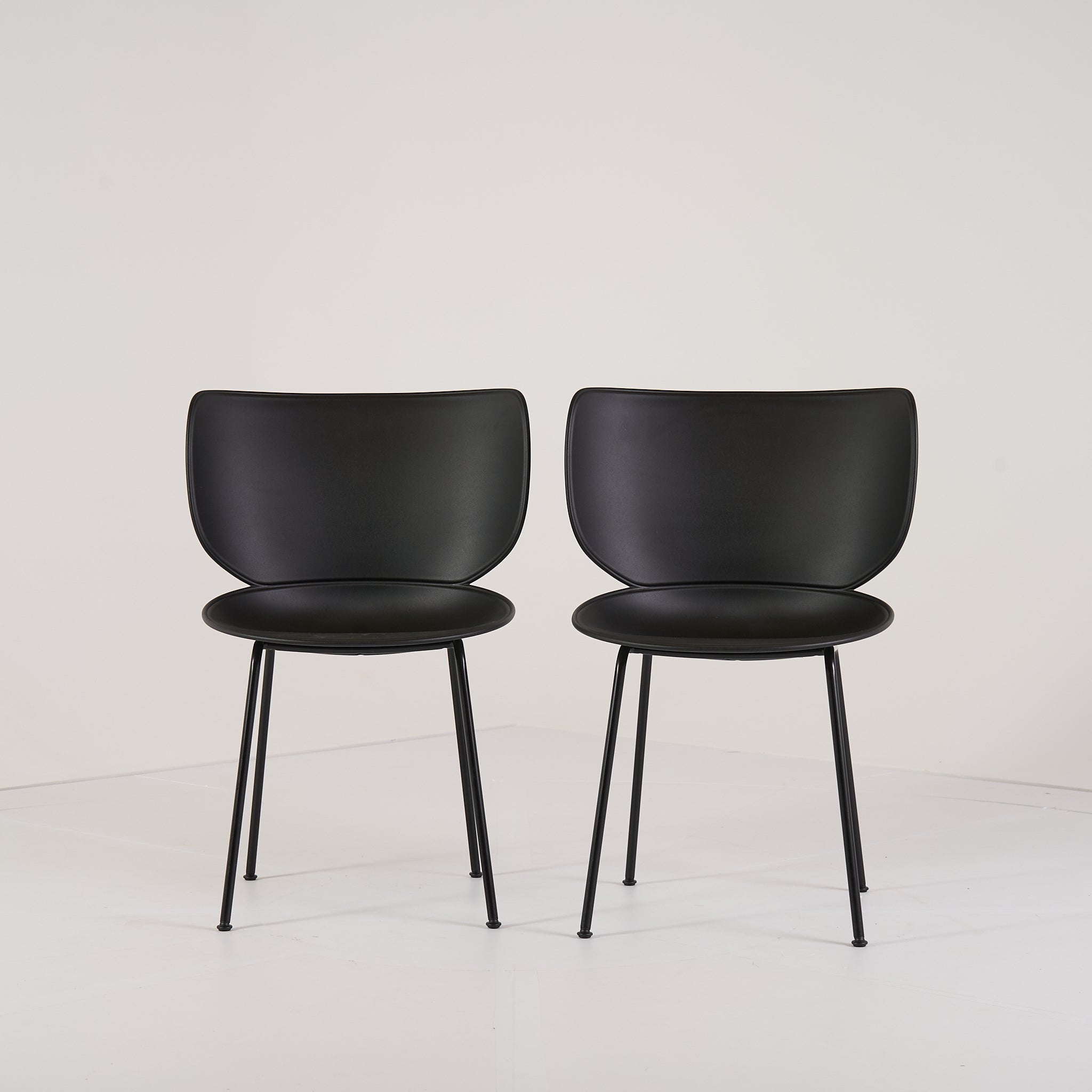 Hana Chairs Unupholstered Set of 2 by Moooi in Black / Black, Non-Stacking | Floor Sample – Very Good | Shop Now | MO-MOO-8718282380278-1147-Hero Image-5