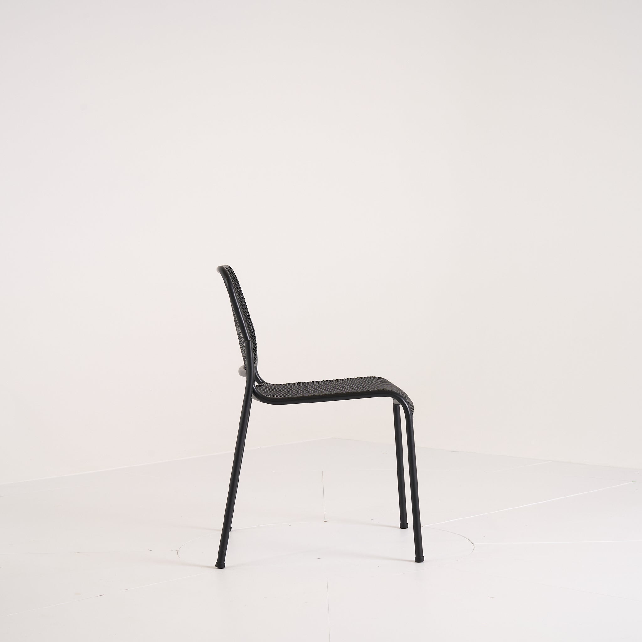Mira Chair by Fritz Hansen in Steel / Anthracite | Open Box – Excellent | Shop Now | MO-FHA-1395003-97-Hero Image-2