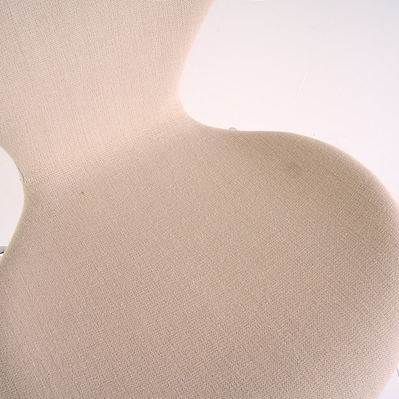 Series 7 Chair-Detail Image-1