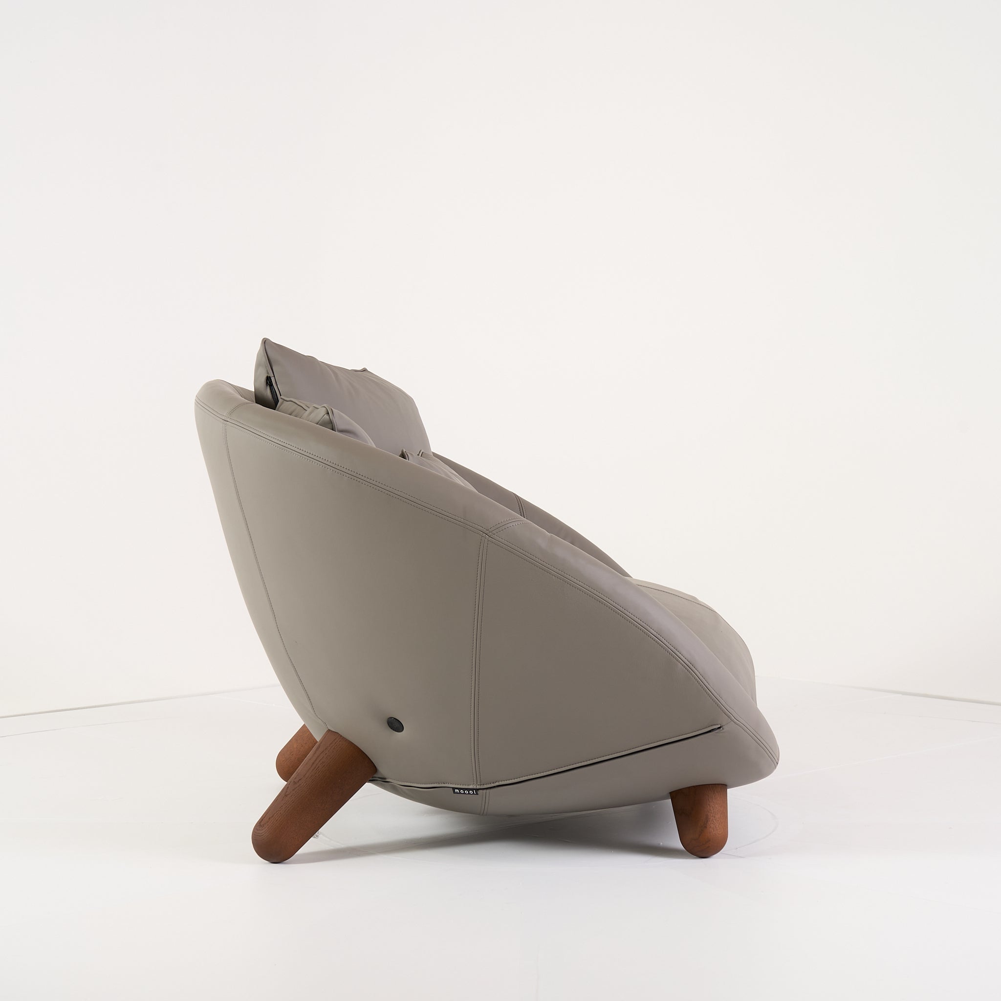 Love Sofa by Moooi in Spectrum Grey 30131, Cinnamon Legs | Floor Sample – Very Good | Shop Now | MO-MOO-8718282783796-175-Hero Image-2