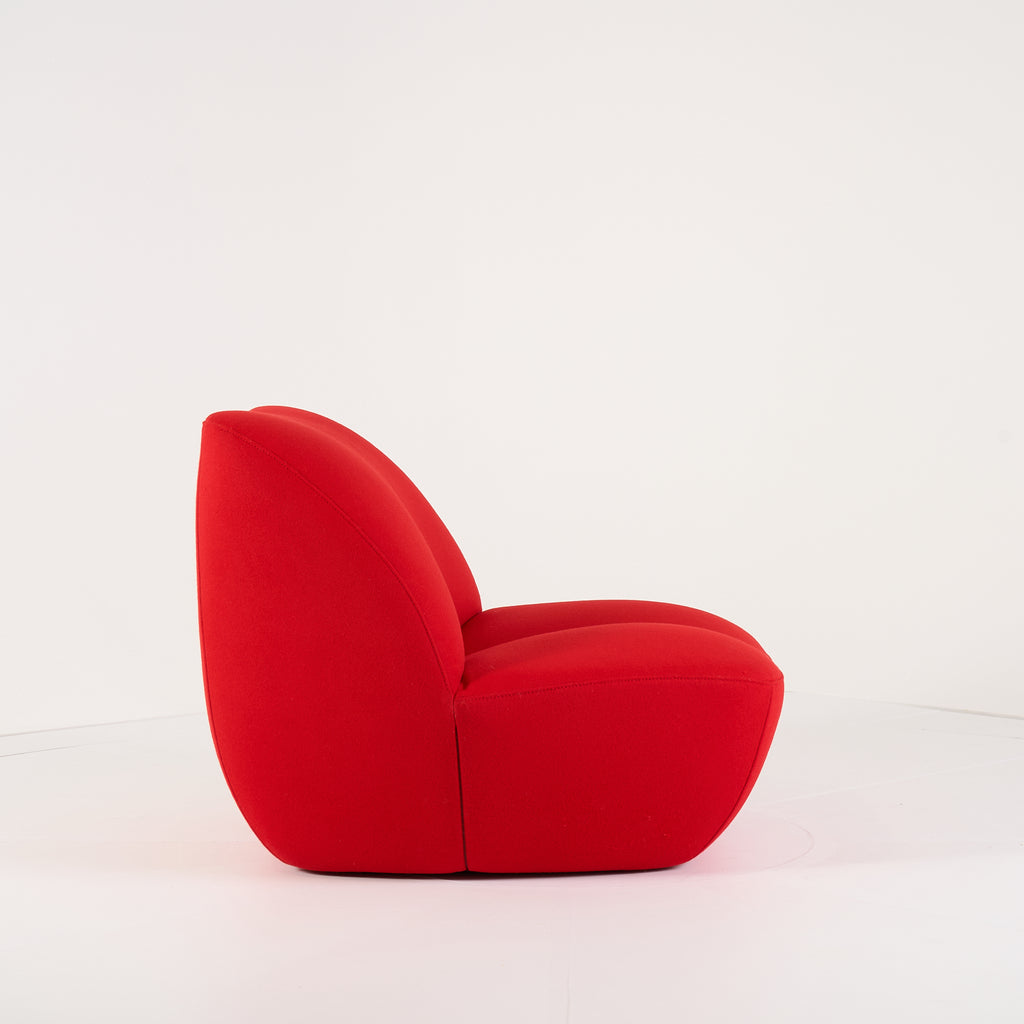 Kisss Lounge Chair by Moooi in Kvadrat Divina 3 Fabric | Gently Used – Good | Shop Now | MO-MOO-8718282779409-1129-Hero Image-1
