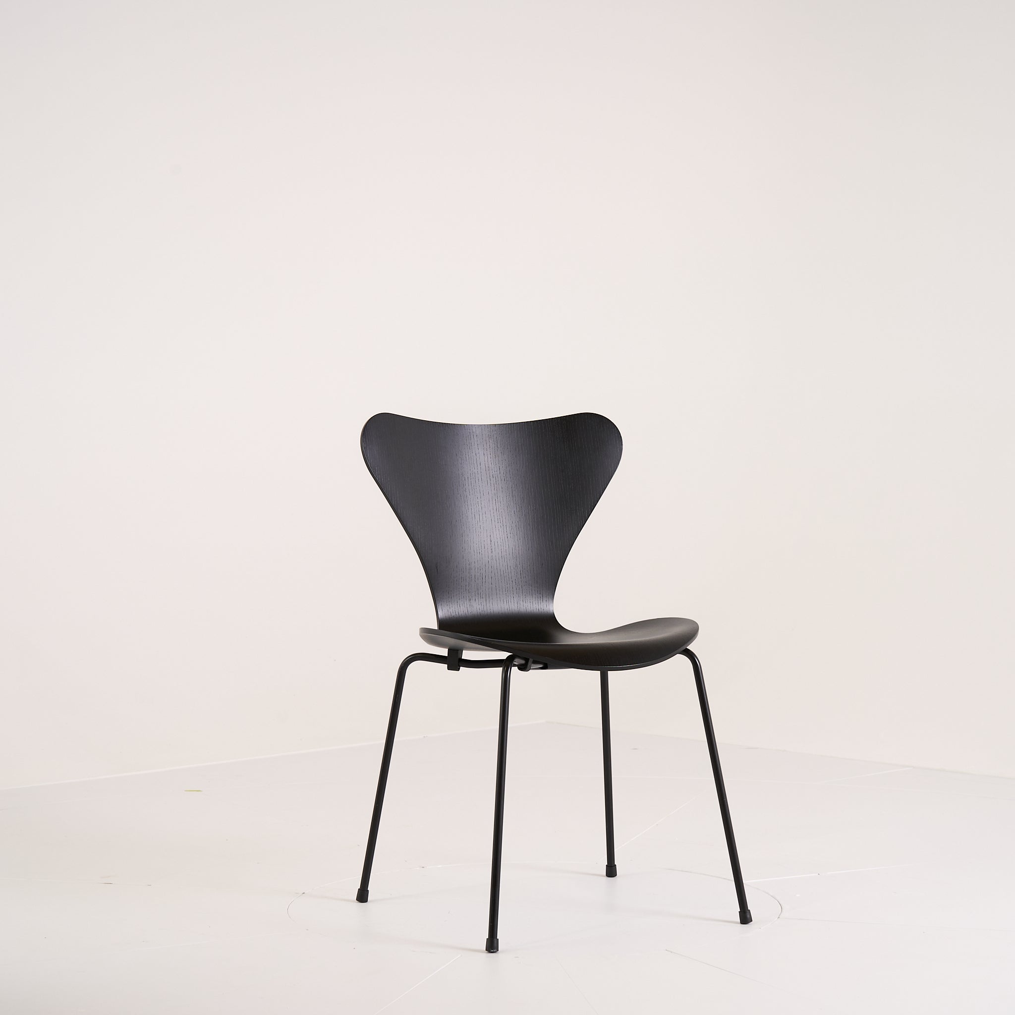 Series 7 Chair by Fritz Hansen in Black Ash / Black | Well Loved – Fair | Shop Now | MO-FHA-3107-59-Hero Image-3