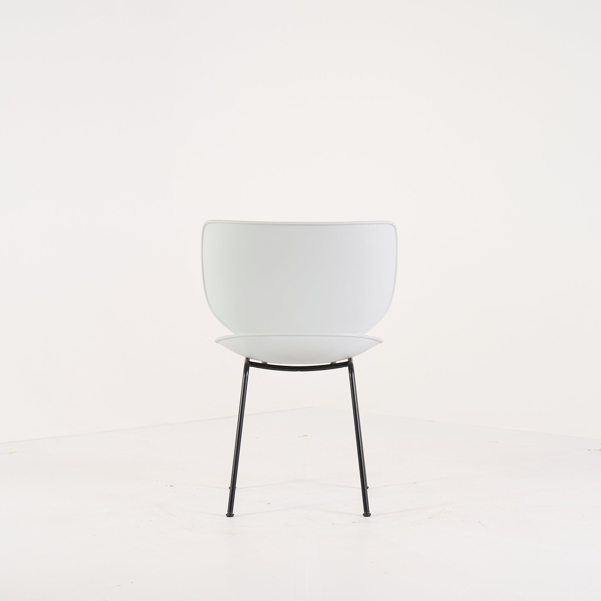 Hana Chair Unupholstered  by Moooi in Concrete Grey / Black / Non-Stacking | Floor Sample – Very Good | Shop Now | MO-MOO-8718282380315-1433-Hero Image-5