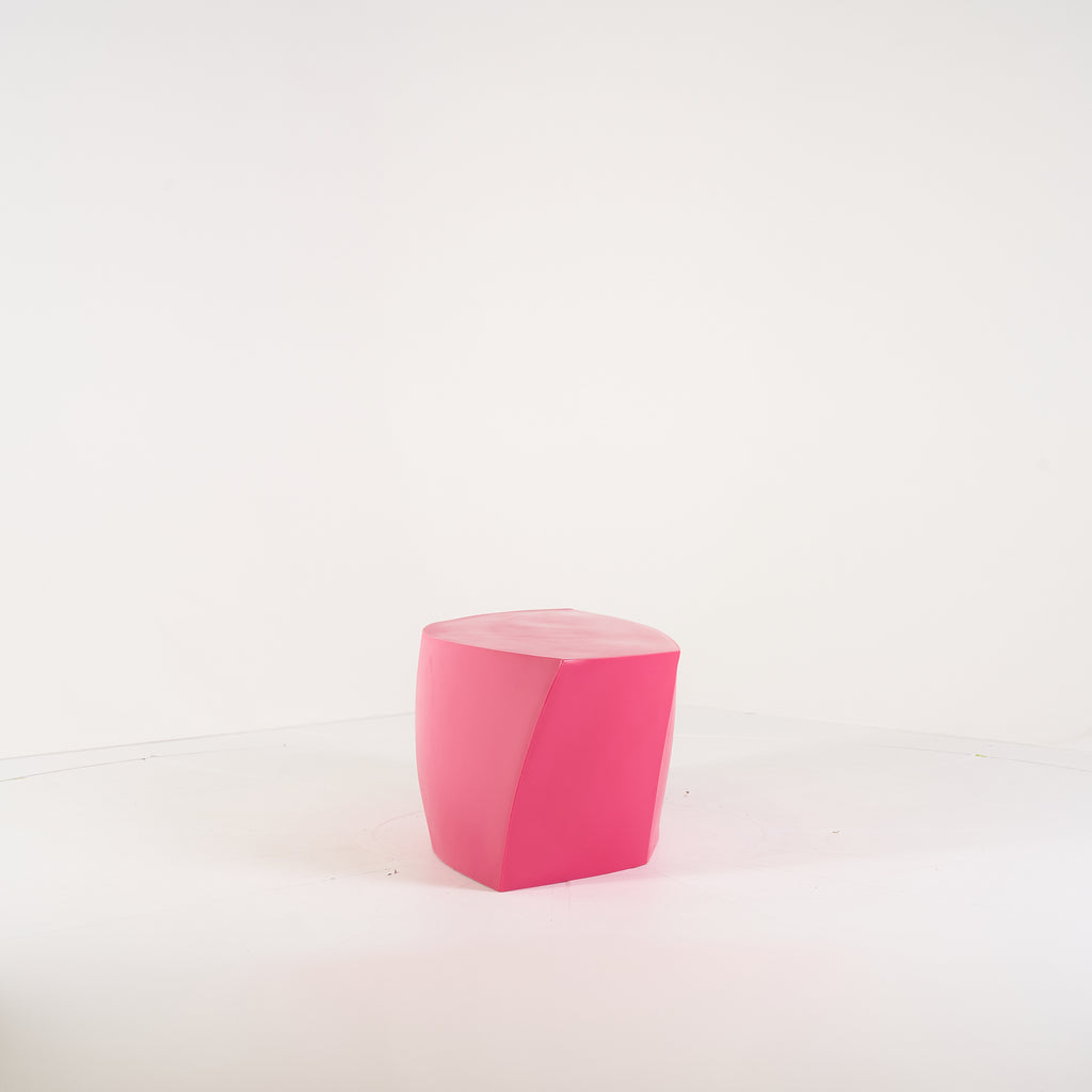 Gehry Bench by Heller in Magenta | Gently Used – Good | Shop Now | MO-HLR-1018_07-1410-Hero Image-6