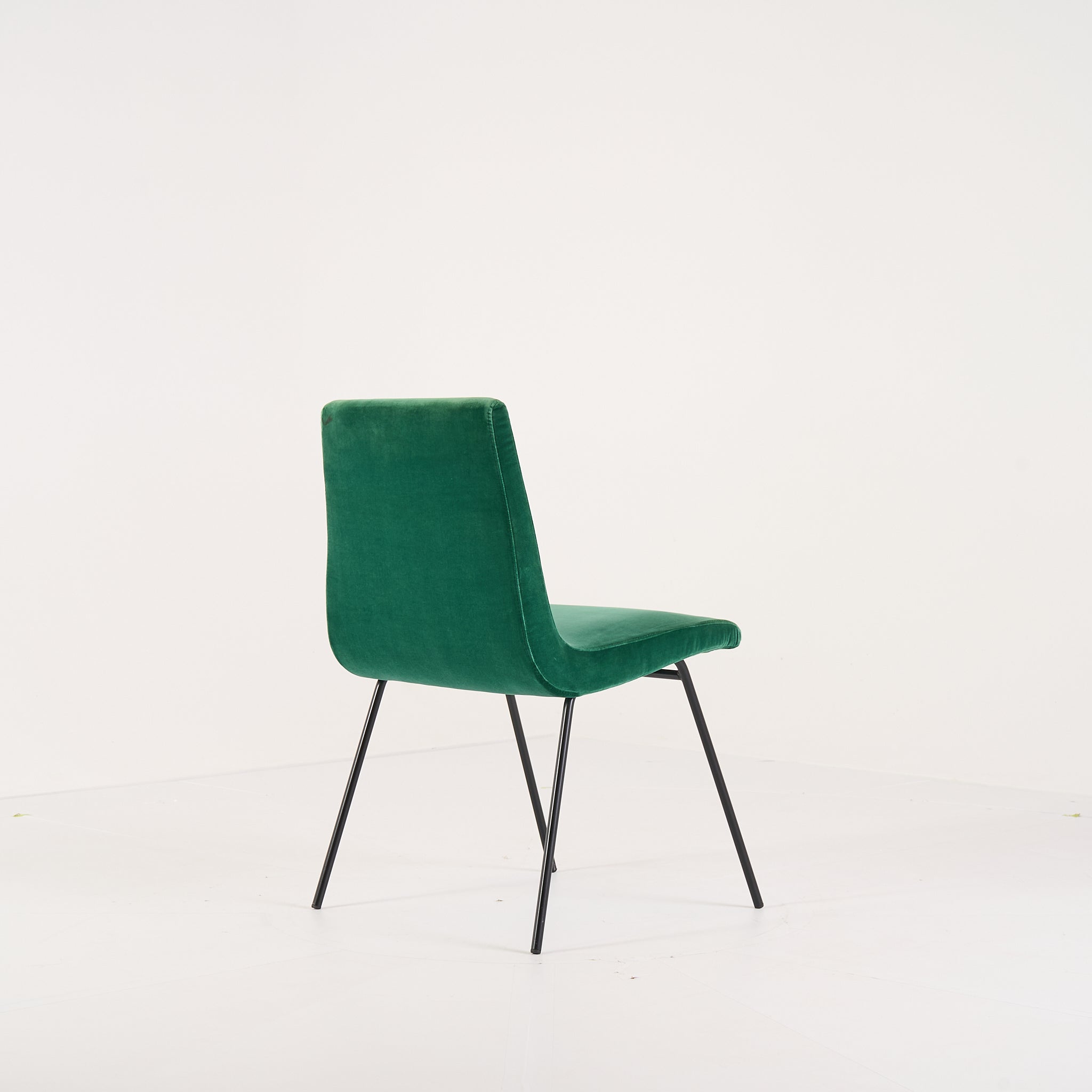 Tv Dining chair by Ligne Roset in Harald Meleze | Well Loved – Fair | Shop Now | MO-LIR-10262000-1208-Hero Image-4