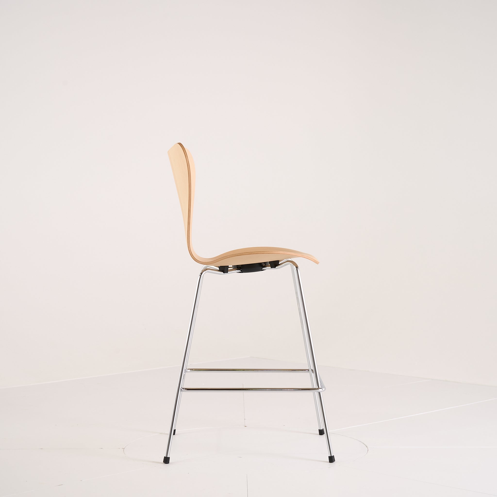 Series 7 Counter Stool by Fritz Hansen in Beech / Chrome | Floor Sample – Very Good | Shop Now | MO-FHA-3187-53-Hero Image-3