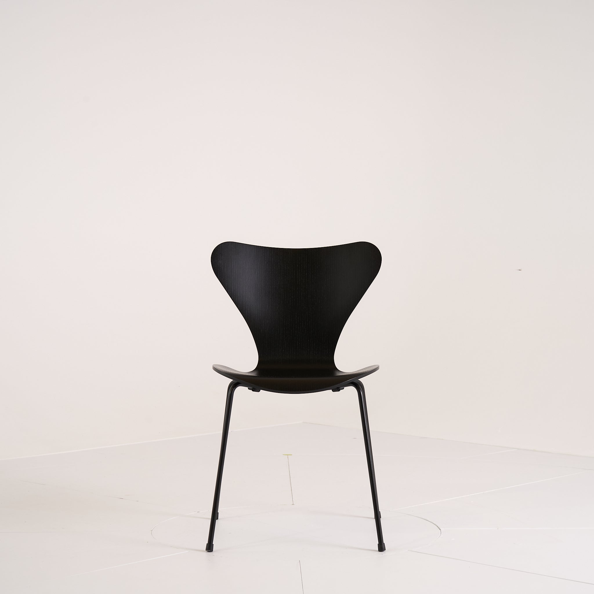 Series 7 Chair by Fritz Hansen in Black Ash / Black | Well Loved – Fair | Shop Now | MO-FHA-3107-59-Hero Image-5