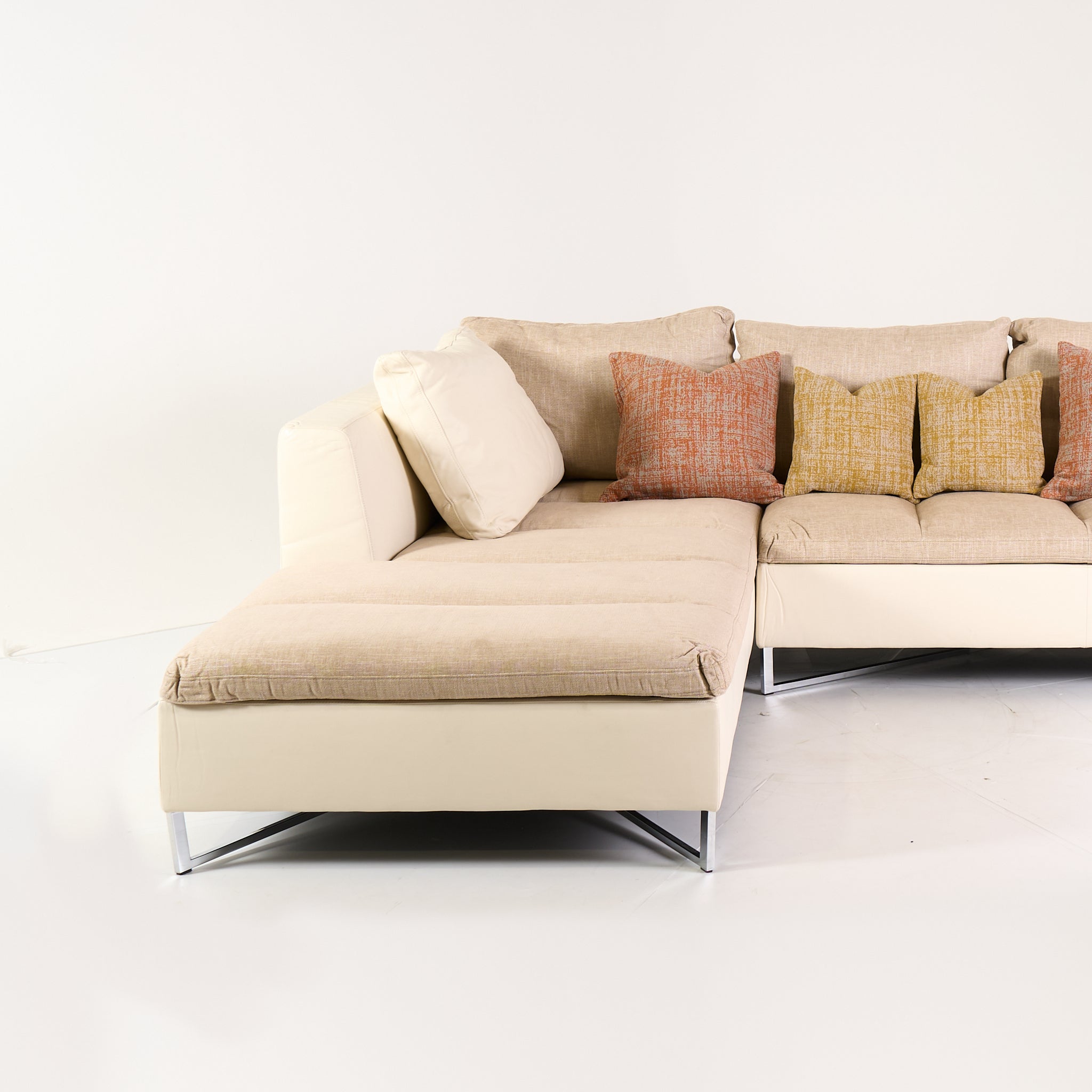 Feng Modular Sofa by Ligne Roset in Cuir Diva / Kerala Blanc, Ficelle | Gently Used – Good | Shop Now | MO-LIR-13600010_13600020_13600130_13600140_13600730_13600750-1171-Hero Image-3