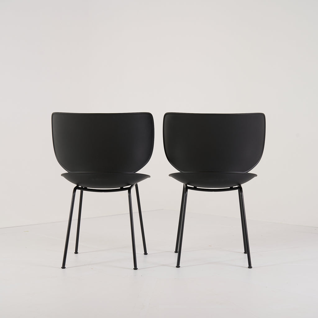 Hana Chairs Unupholstered Set of 2 by Moooi in Black, Non-Stacking | Gently Used – Good | Shop Now | MO-MOO-8718282380278-1248-Hero Image-3