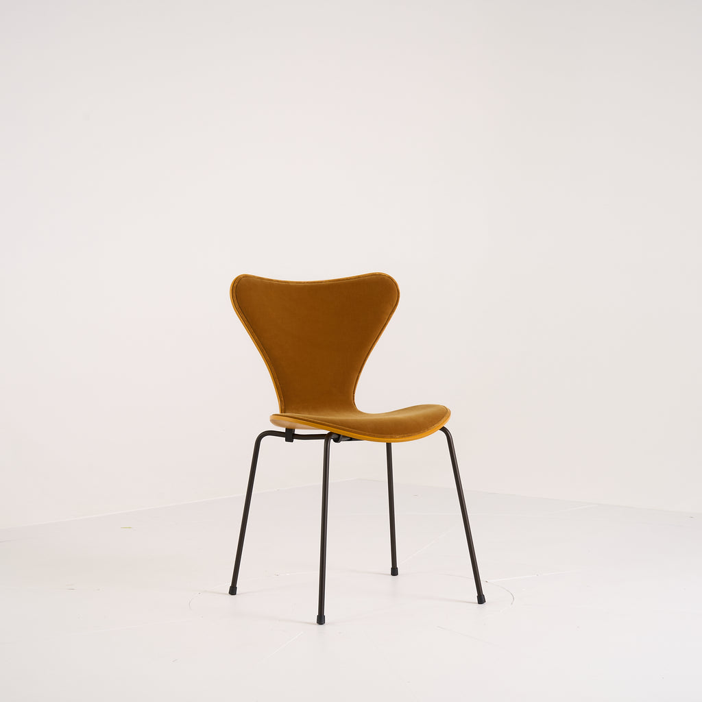 Series 7 Chair  by Fritz Hansen in Belfast Ochre / Burnt Yellow Ash / Brown Bronze | Floor Sample – Very Good | Shop Now | MO-FHA-3107FRU-62-Hero Image-2