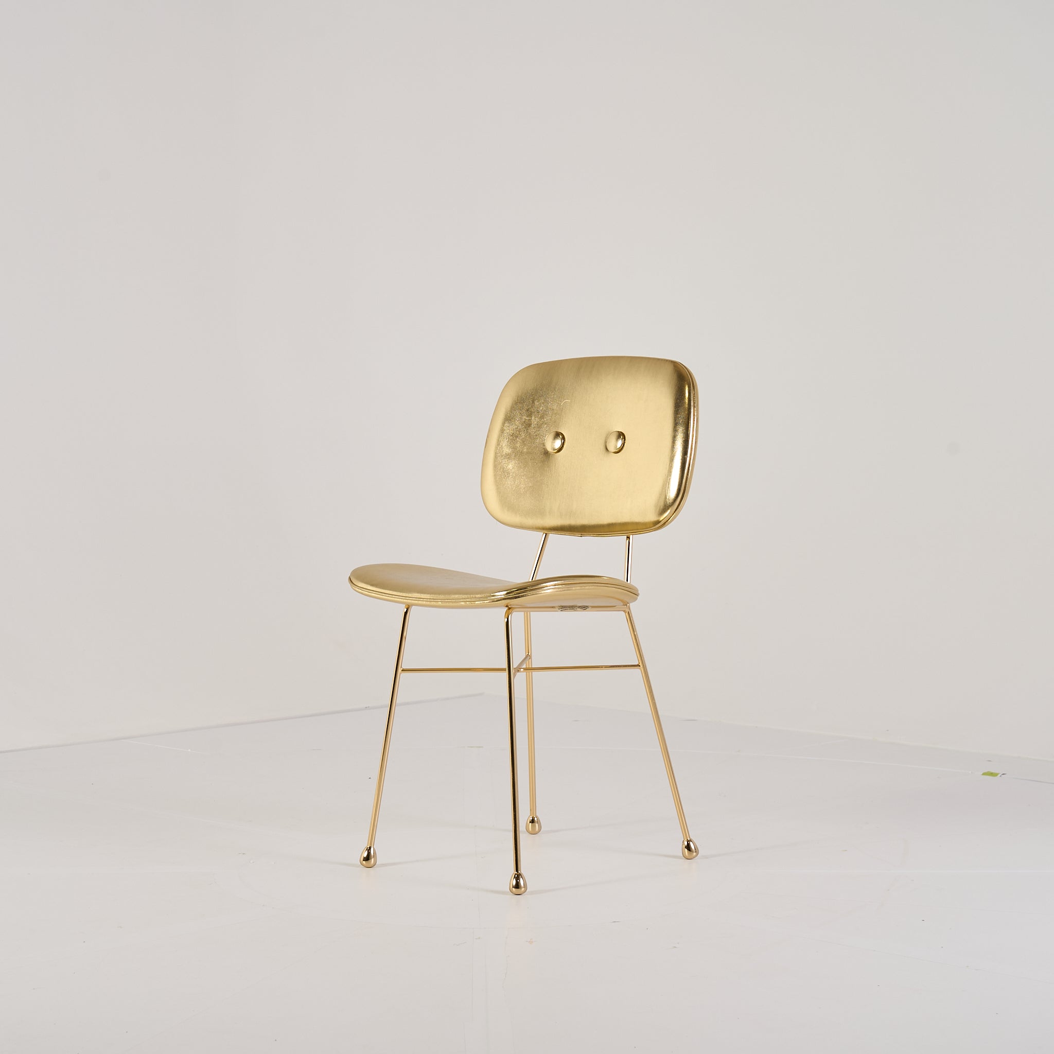 The Golden Chair by Moooi in Gold / Plated with Real Gold | Well Loved – Fair | Shop Now | MO-MOO-8718282340142-149-Hero Image-6