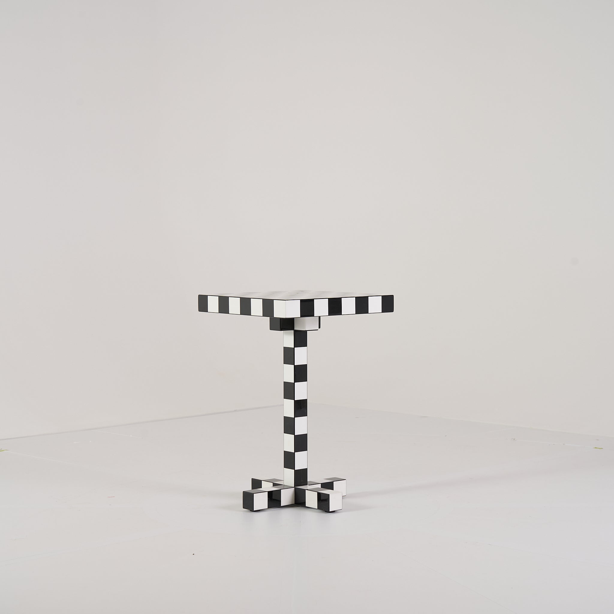 Chess Table by Moooi in Chess Table | Gently Used – Good | Shop Now | MO-MOO-8718282338033-159-Hero Image-2